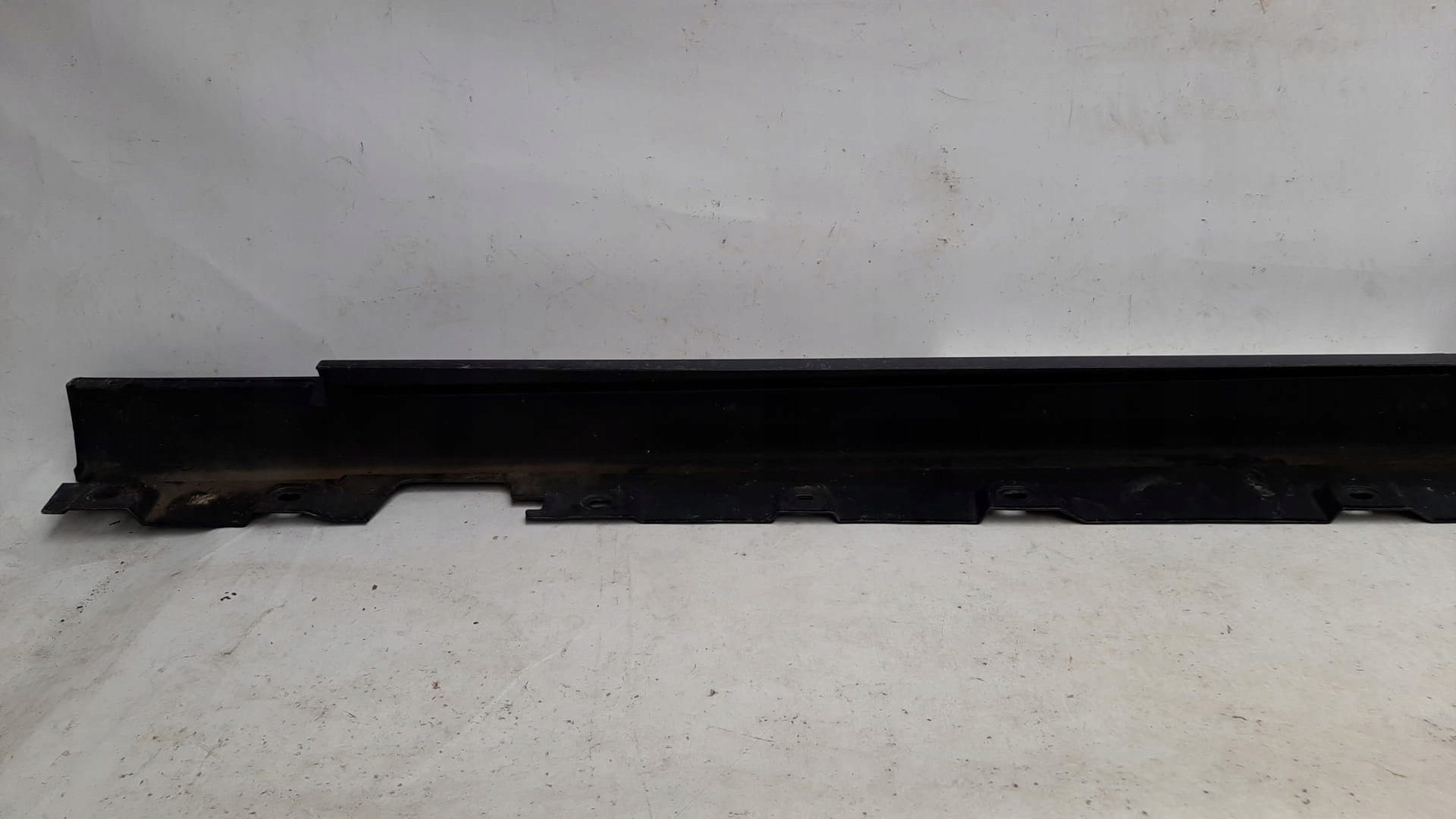 BMW 5 F10 F11 threshold right moulding threshold right 7184774