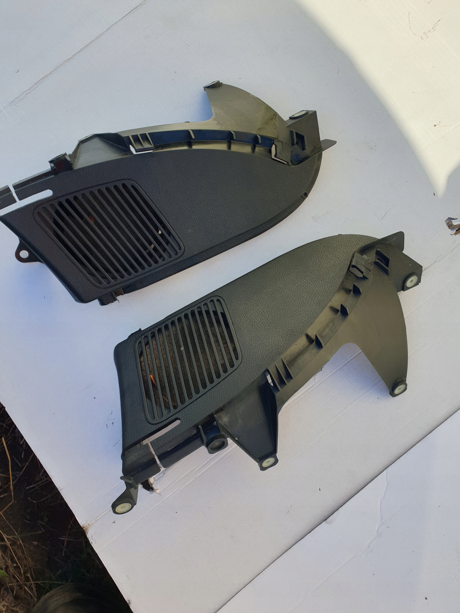 8146525L,8146526R - Bmw e36 compact крепление полки багажника