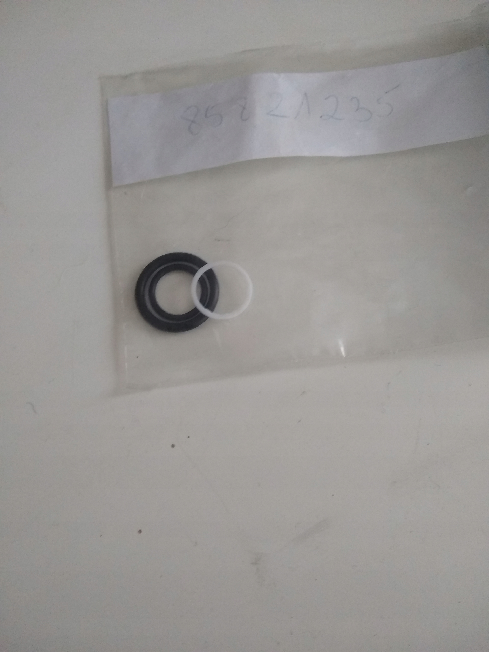 85821235 - Уплотнение клапана 85821235, ВОЭ 15171613 новое Хо