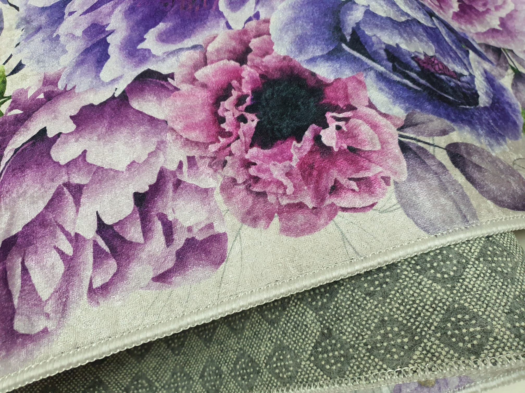 Dywan DIGITAL piwonie kwiaty fioletowe 120x180 w kwiatki piwonie fioletowy Grubość 5 mm