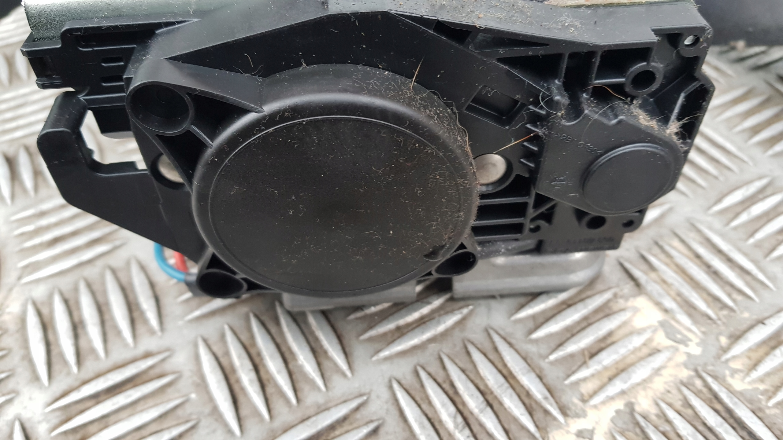 MERCEDES W211 tension belt safety left front 609098200a