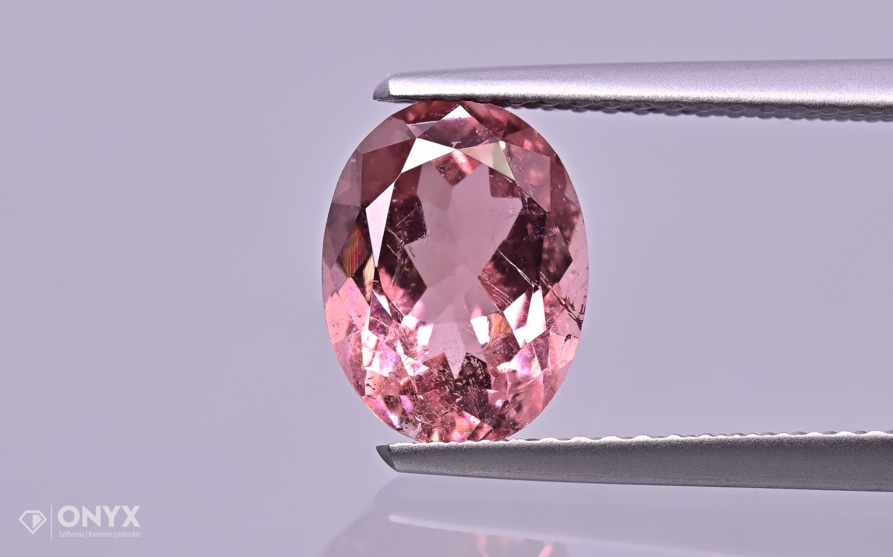 Turmalín fazetovaný ovál 9,5x7 mm
