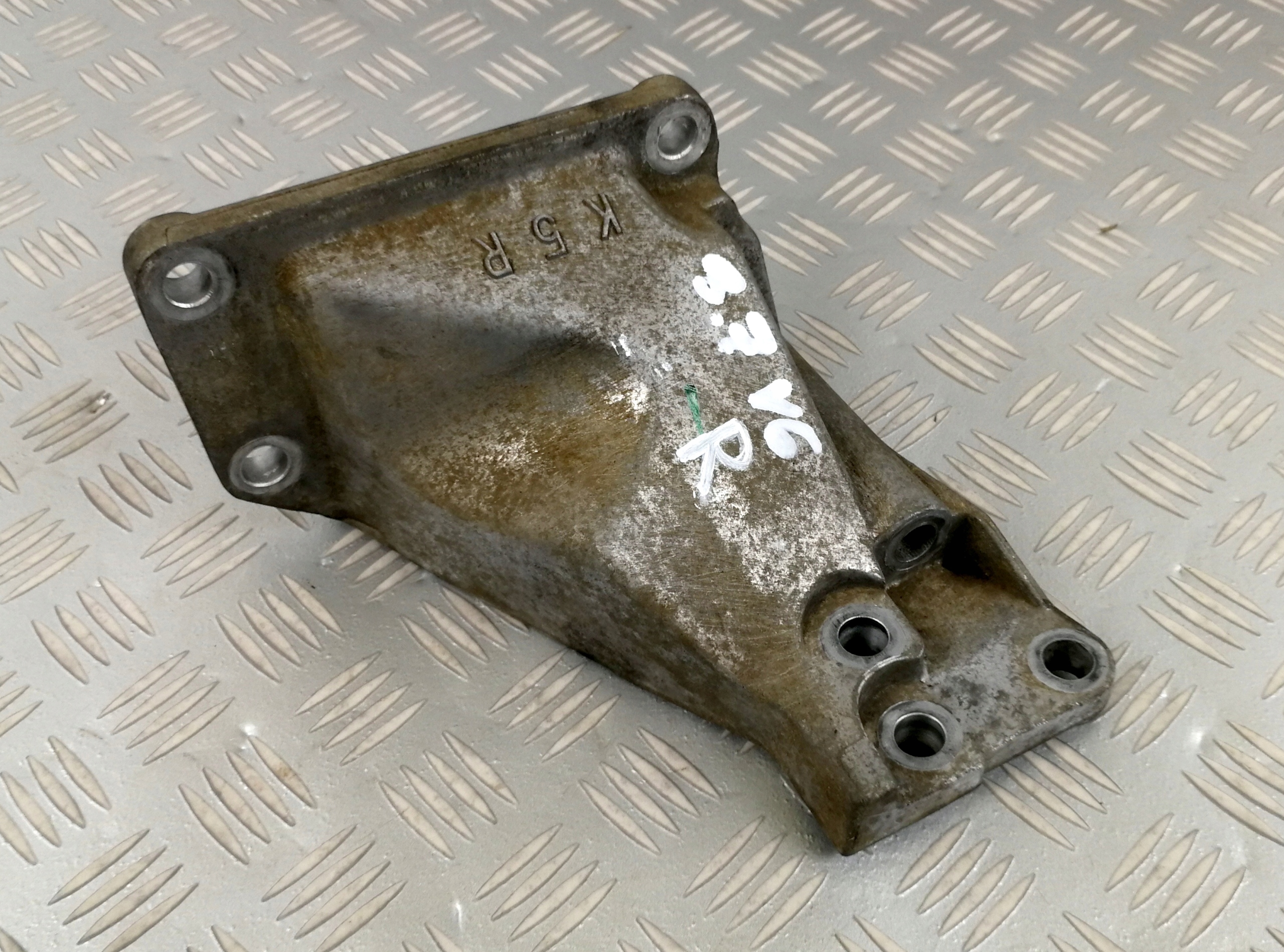 K5r Лапа кріплення двигуна INFINITI NISSAN 3,7 V6