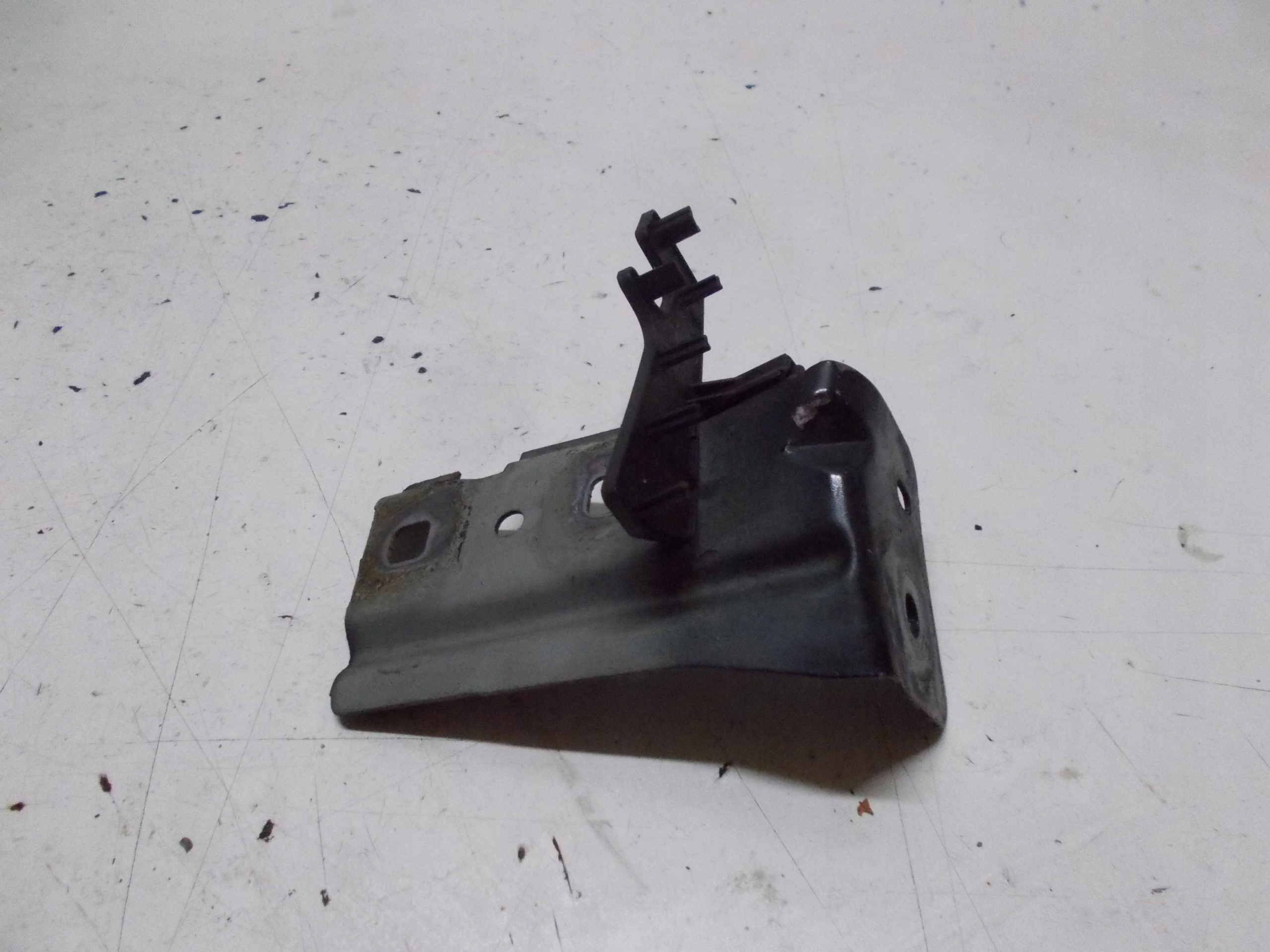 RENAULT LATITUDE 3.0 DCI 12R Support plaque Aile Avant 625A10016R