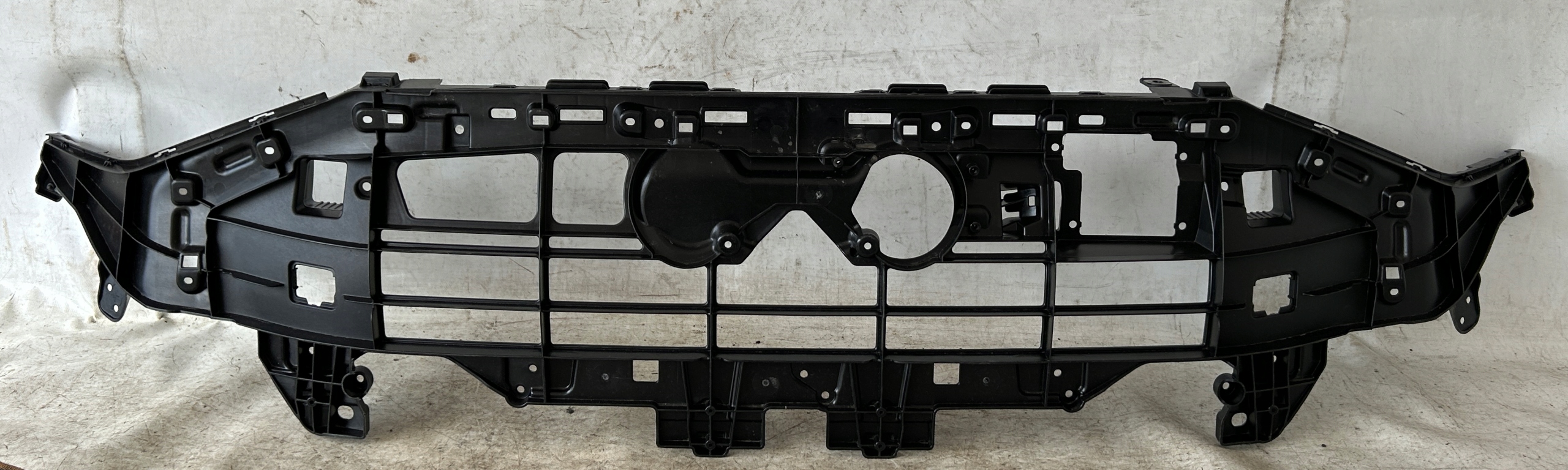 pillar GRILLA grille AUDI E-TRON 4KE807233
