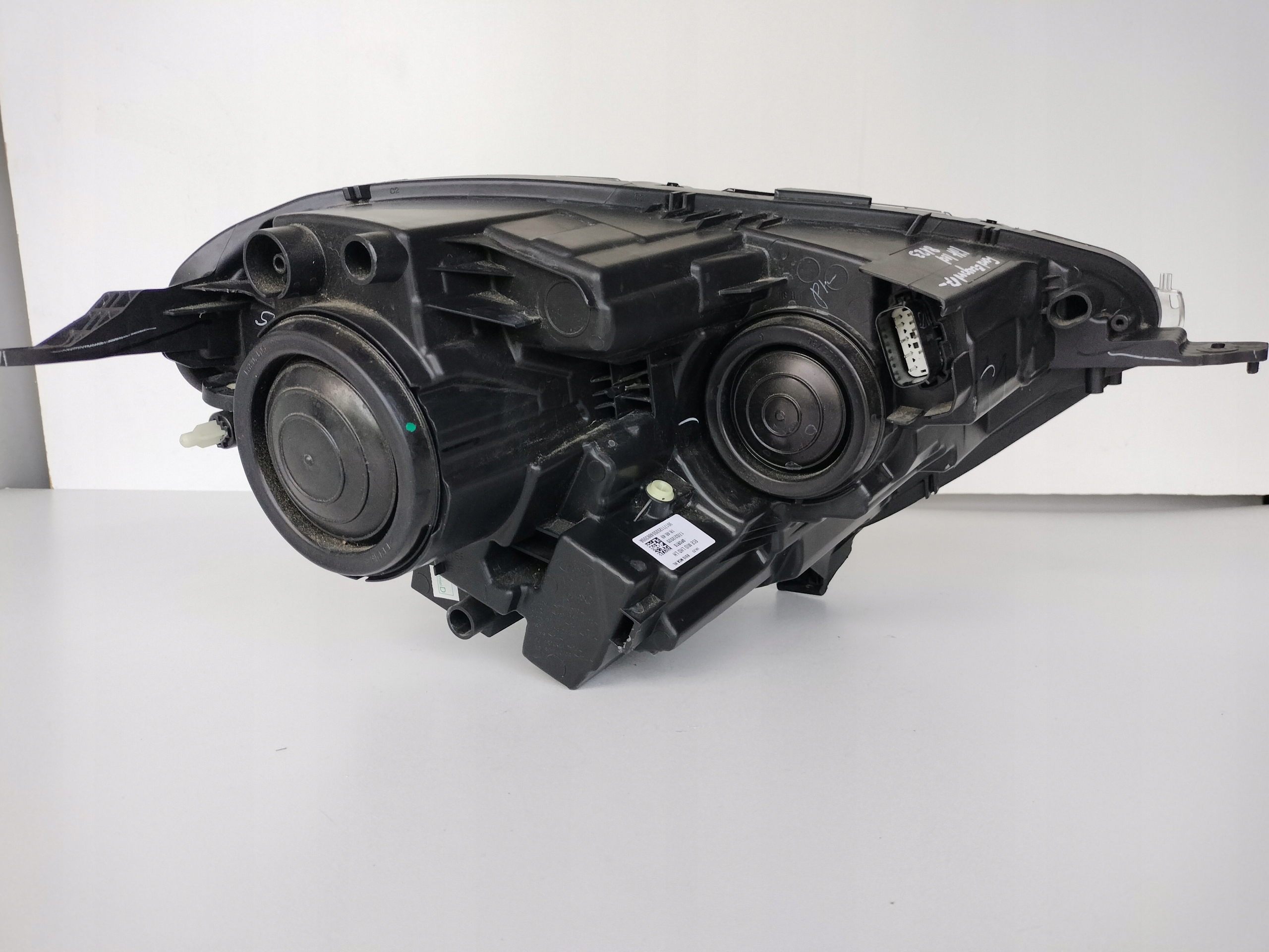 light left REFLEKTOR FORD ECOSPORT 17- LIFT ST CIEMNA