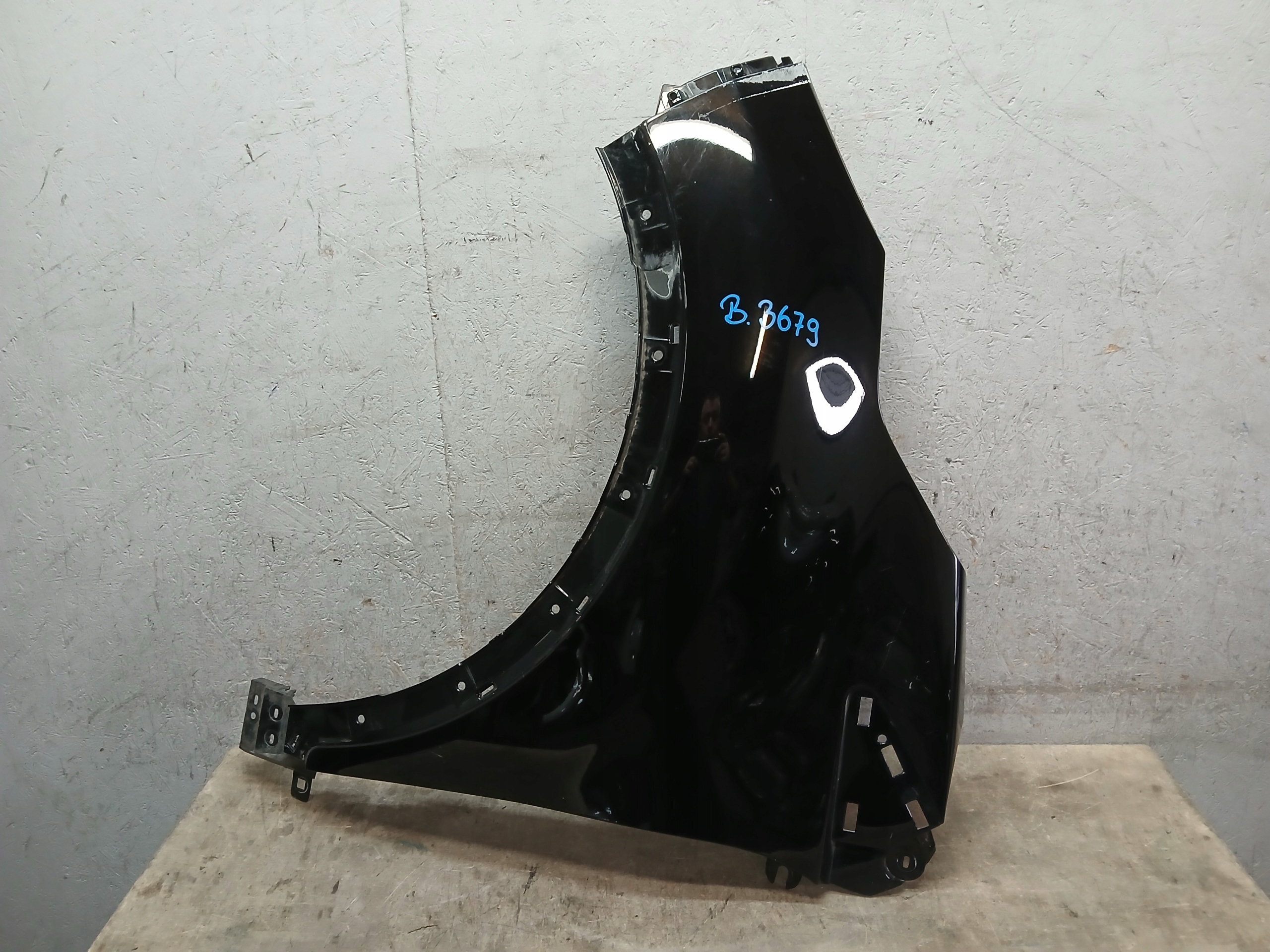 fender front left RENAULT CAPTUR and 1