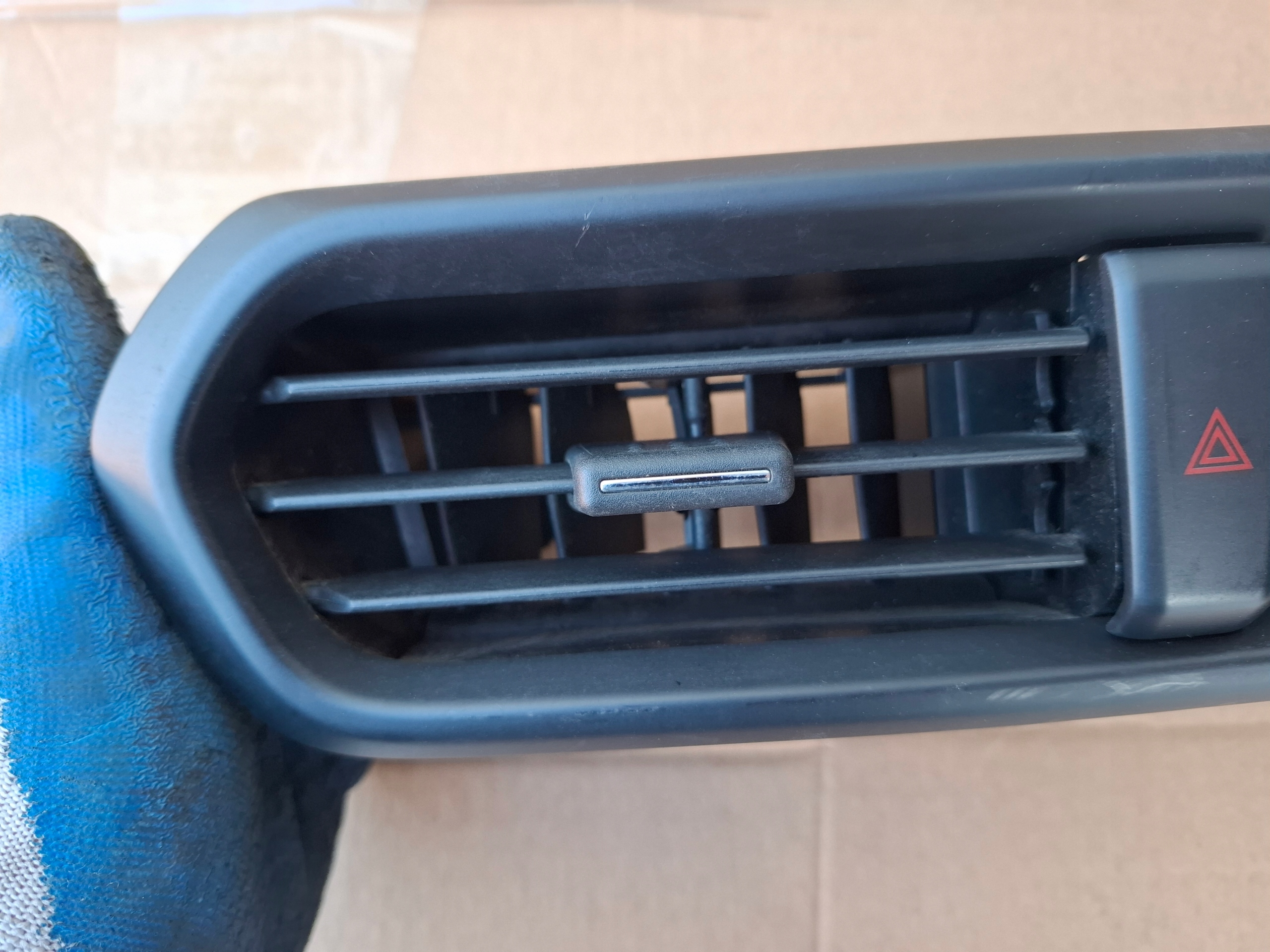 Ford Ecosport MK2 LIFT grid air conditioning devices central