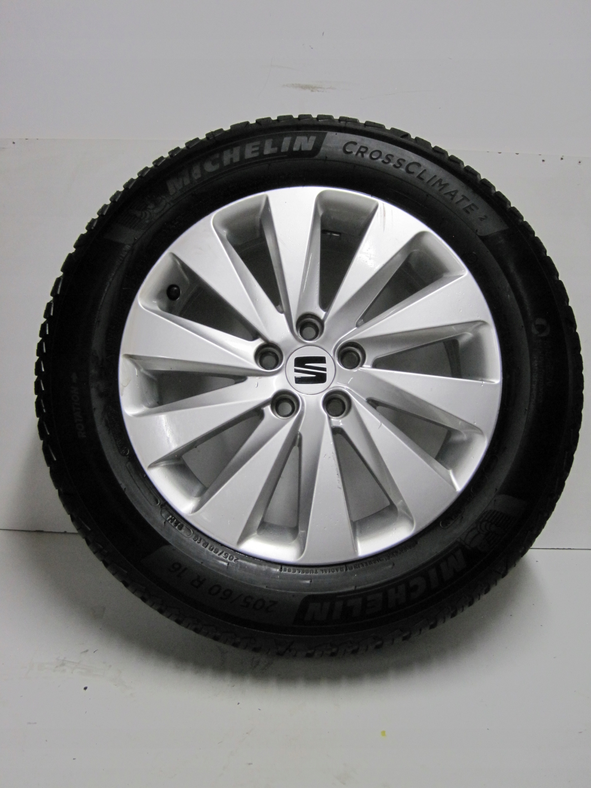 wheels discs tyres SEAT ARONA R16 6F9 M+S 5MM