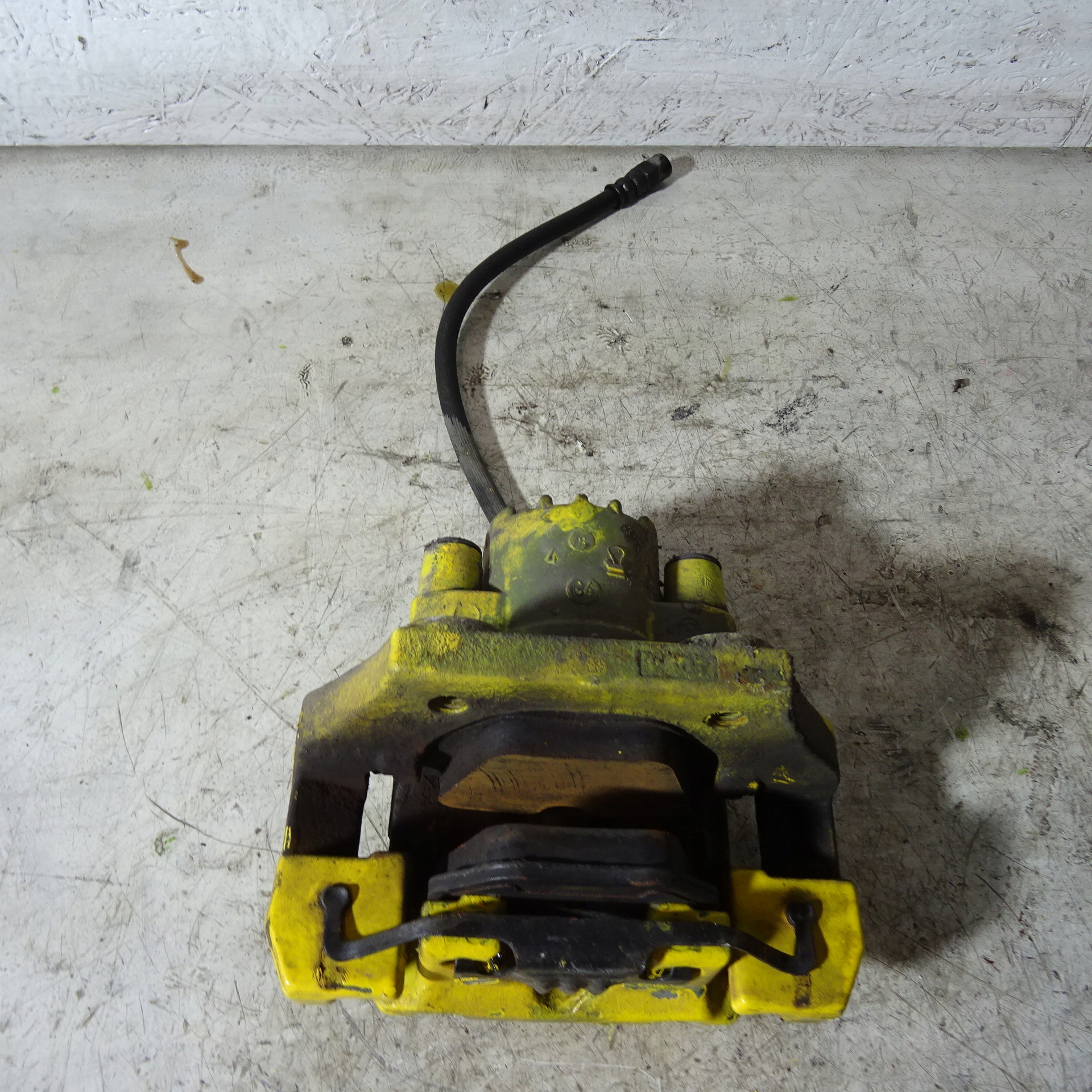 BMW 5 E61 3.0D caliper brake rear part left