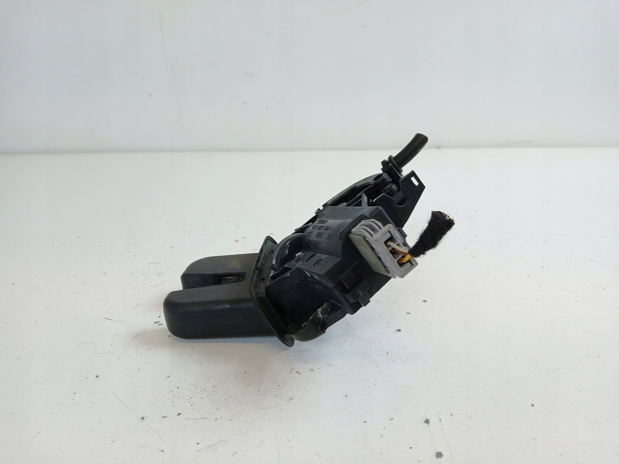 AUDI A6 C6 A4 B7 sedan lock bonnet boot 4F5827505C