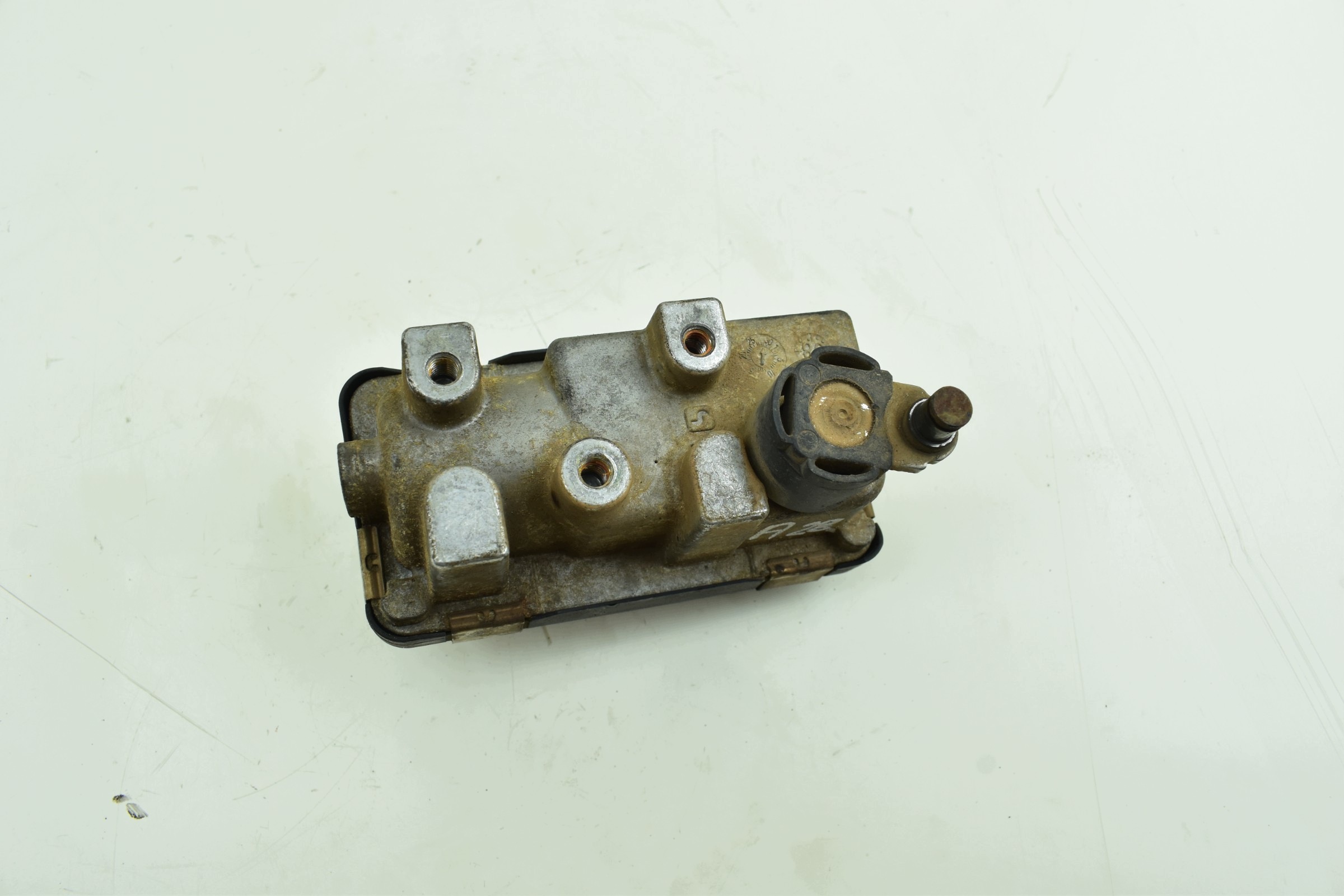 régulateur turbines FOCUS MK2 S-MAX C-MAX 1.8 TDCI 6NW009206 G-45