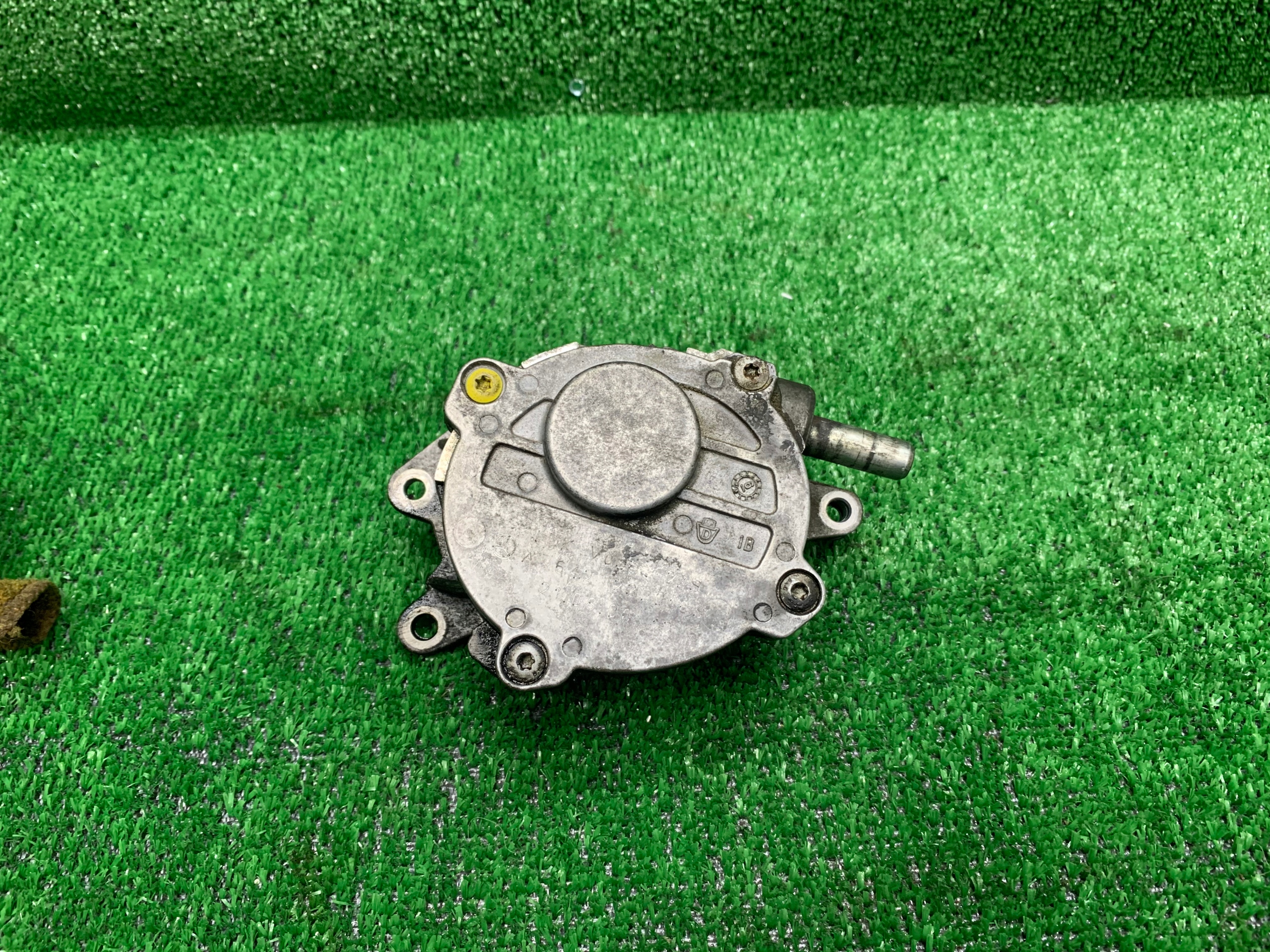 CLS W219 E W211 W164 ML 3.0 CDI POMPA VACUM A6422300165