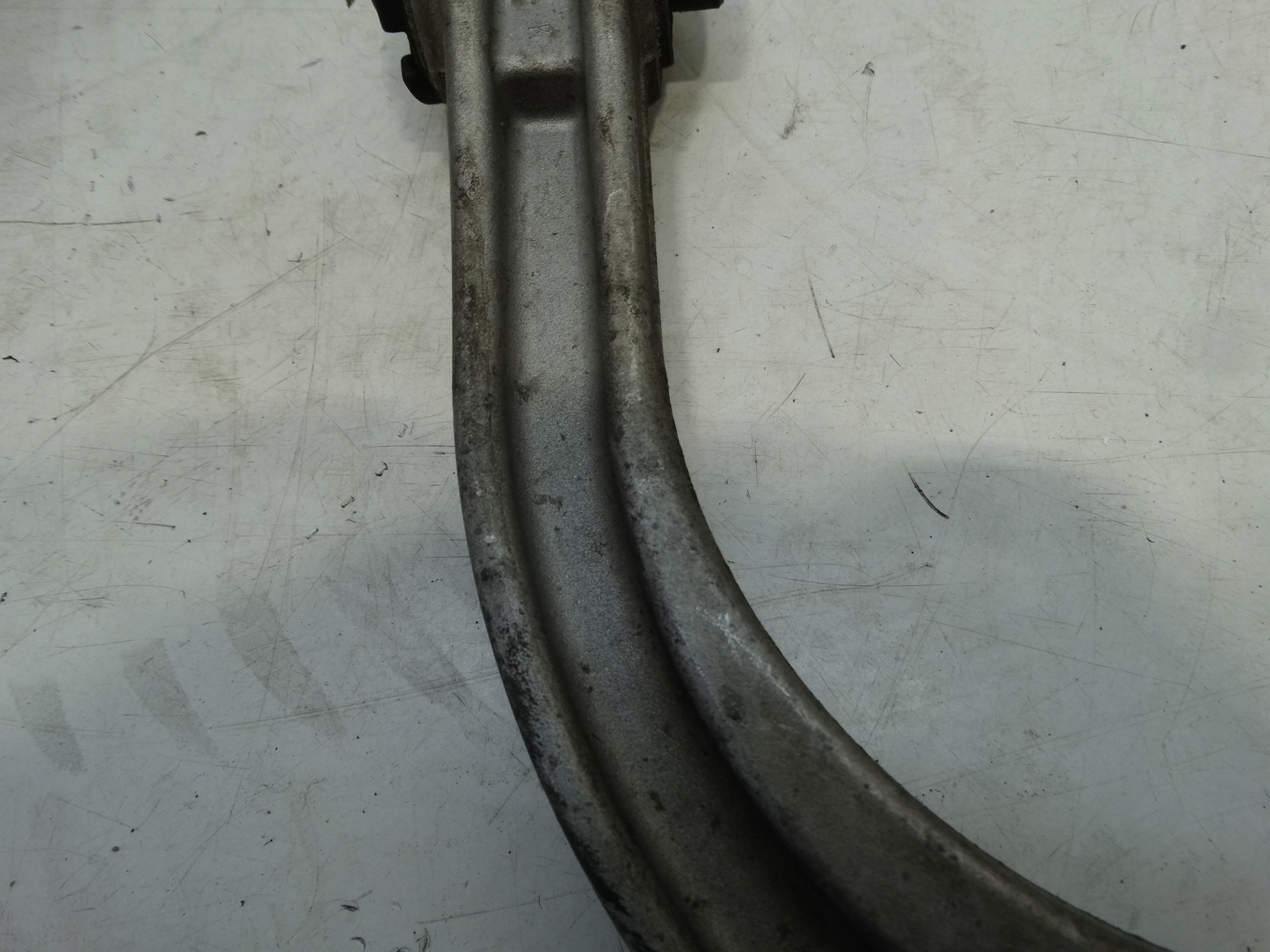arm upper sususpension left front MERCEDES GLC 254 A214333