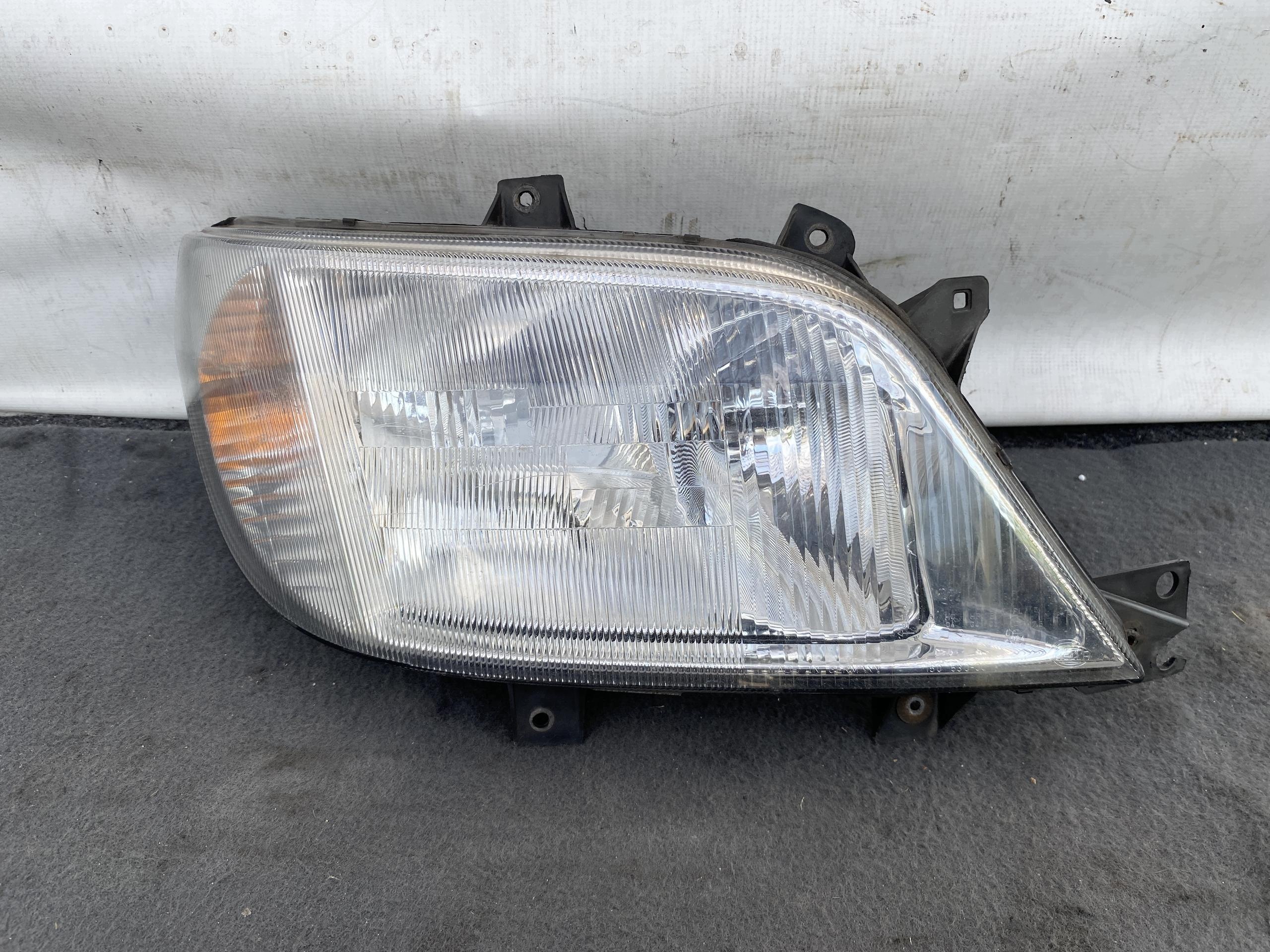 MERCEDES SPRINTER 903 99- REFLEKTOR front right light right front HELLA
