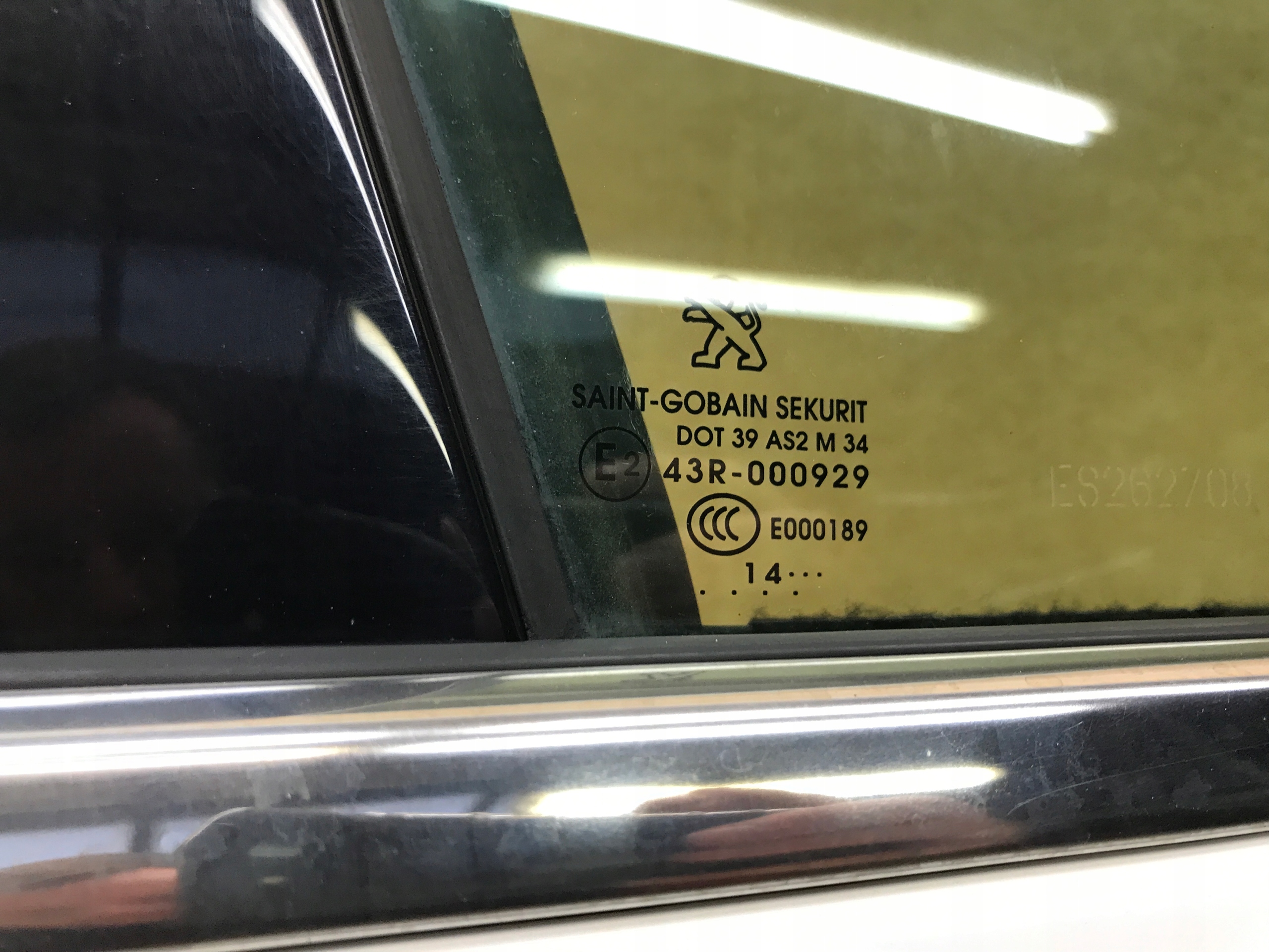 PEUGEOT 308 T9 II DRZWI PRAWE PRZEDNIE EWPB Producent części Peugeot OE