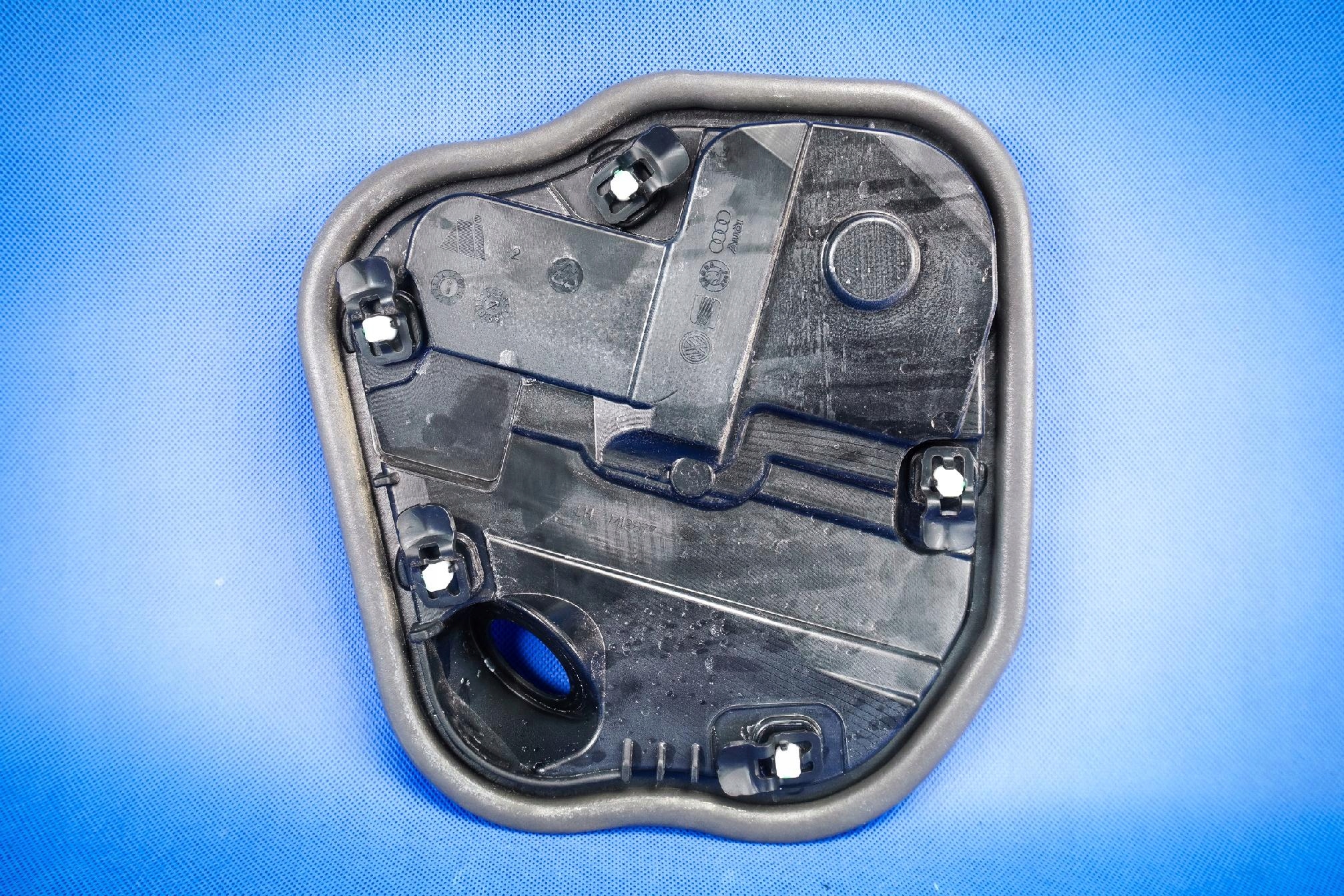 engine dociagu door Audi A7 S7 RS7 4G8 4G8837003