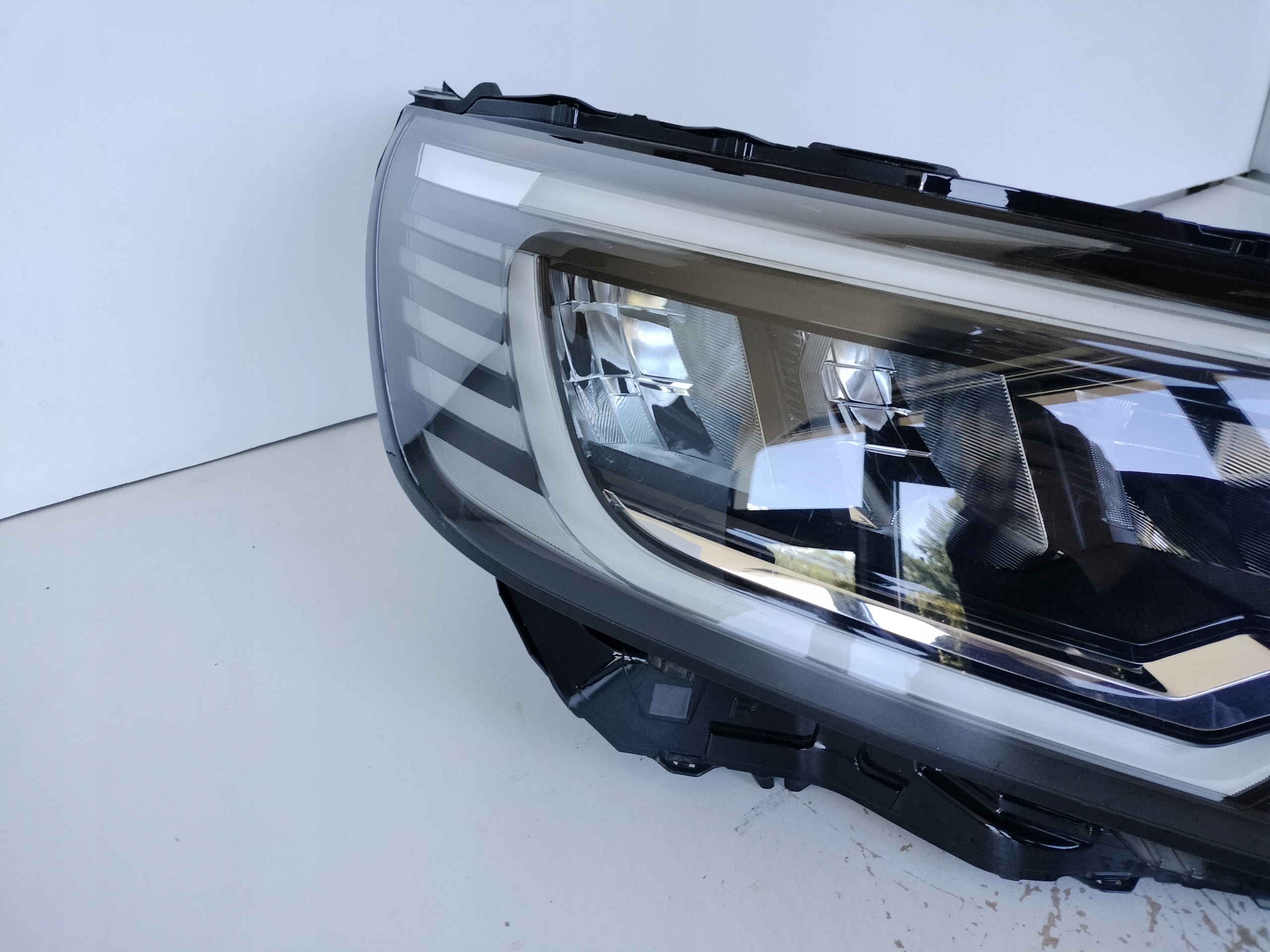 light right REFLEKTOR RENAULT KANGOO IV 21- FULL LED