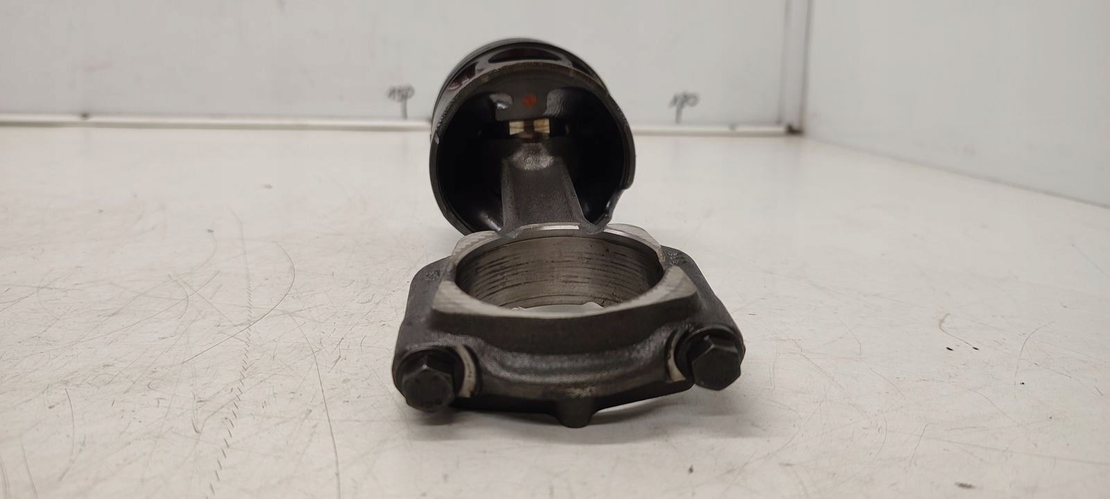 piston connecting rod A20DTH Opel Insignia A 2,0 CDTI