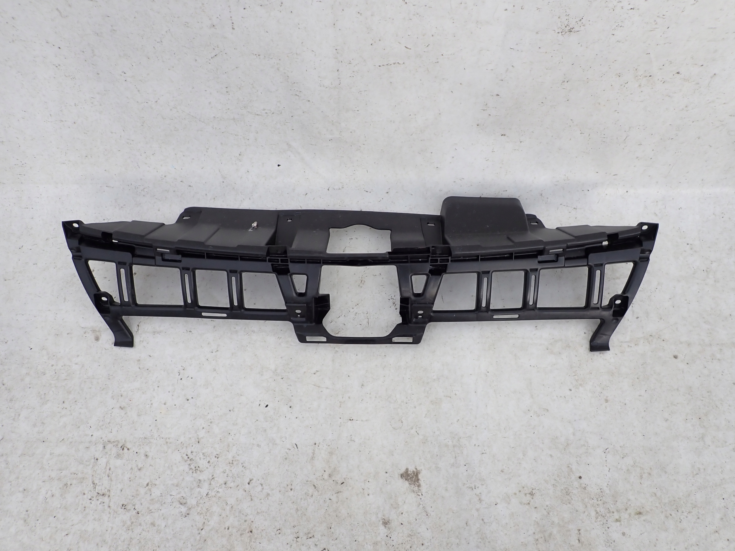 SUZUKI VITARA III 15- holder GRILLA grille