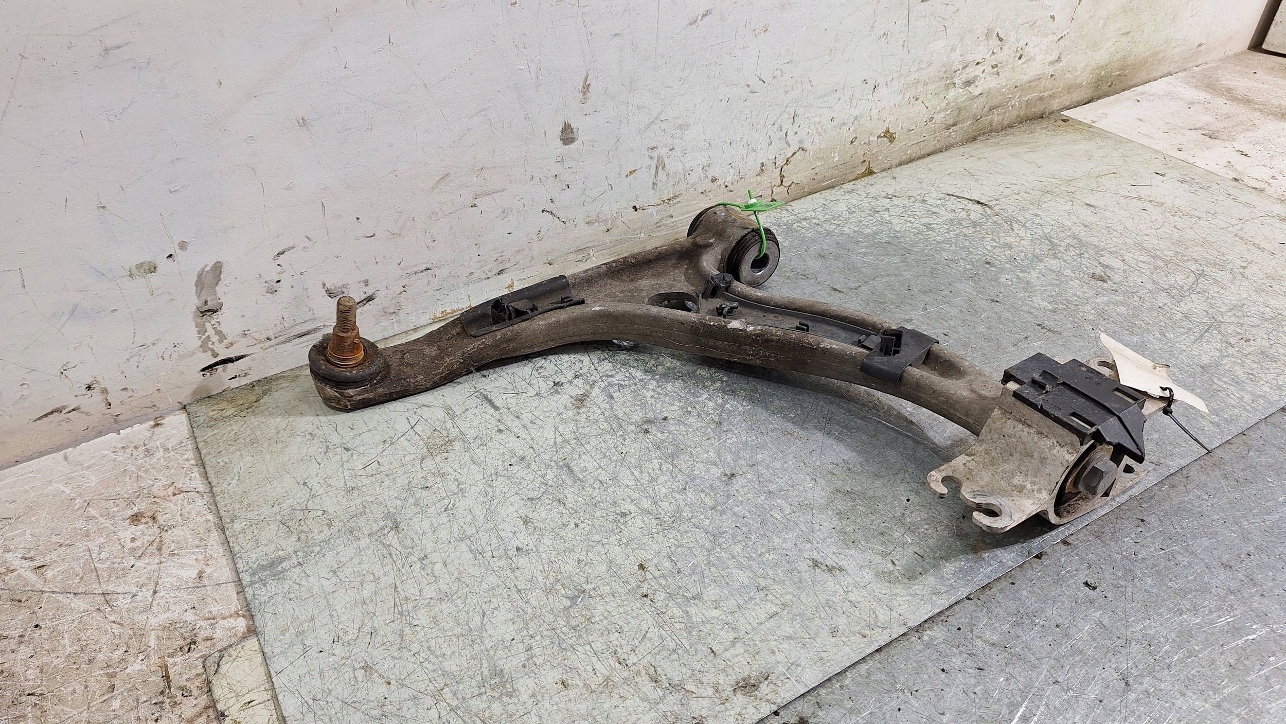 arm left front A2463330300 MERCEDES W246 W176 W117