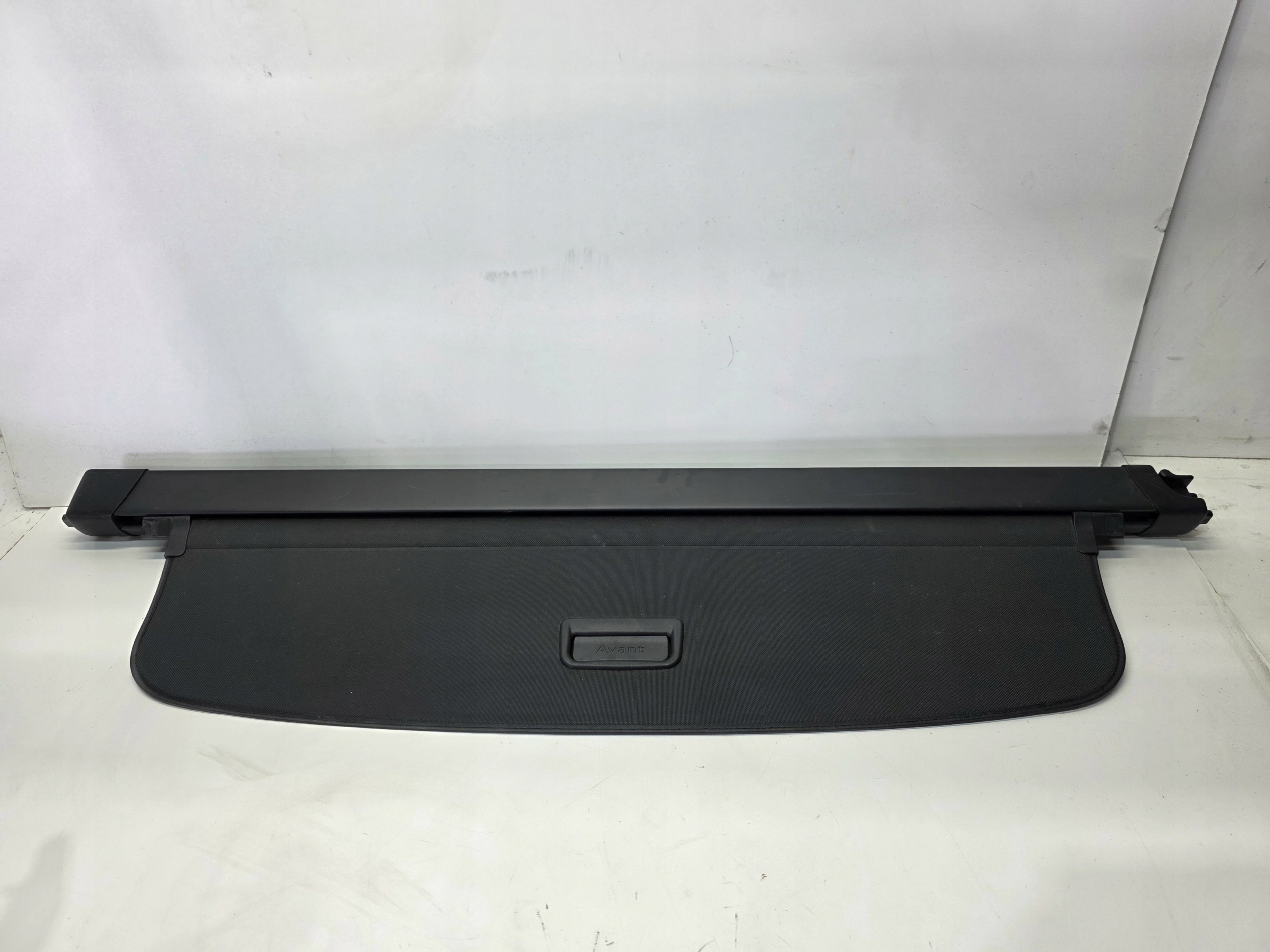 blinds boot POZIOMA AUDI A4 B9 AVANT KOMBI 8W9863553B
