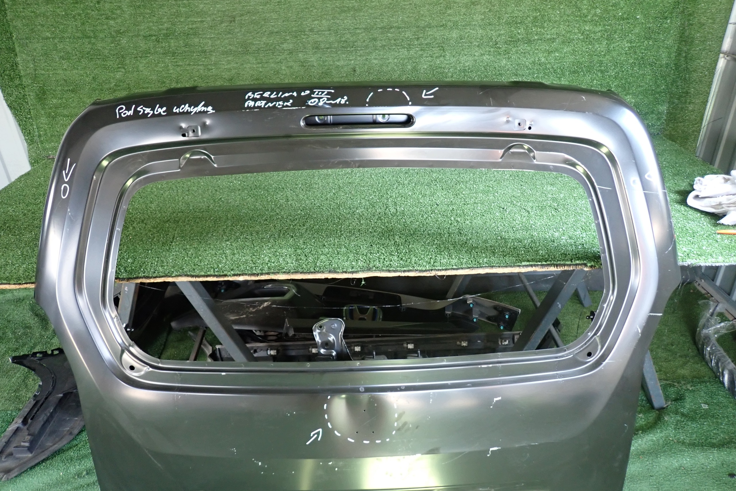 BERLINGO PARTNER III below SZYBE UCHYLNA 08-18 boot doors rear part