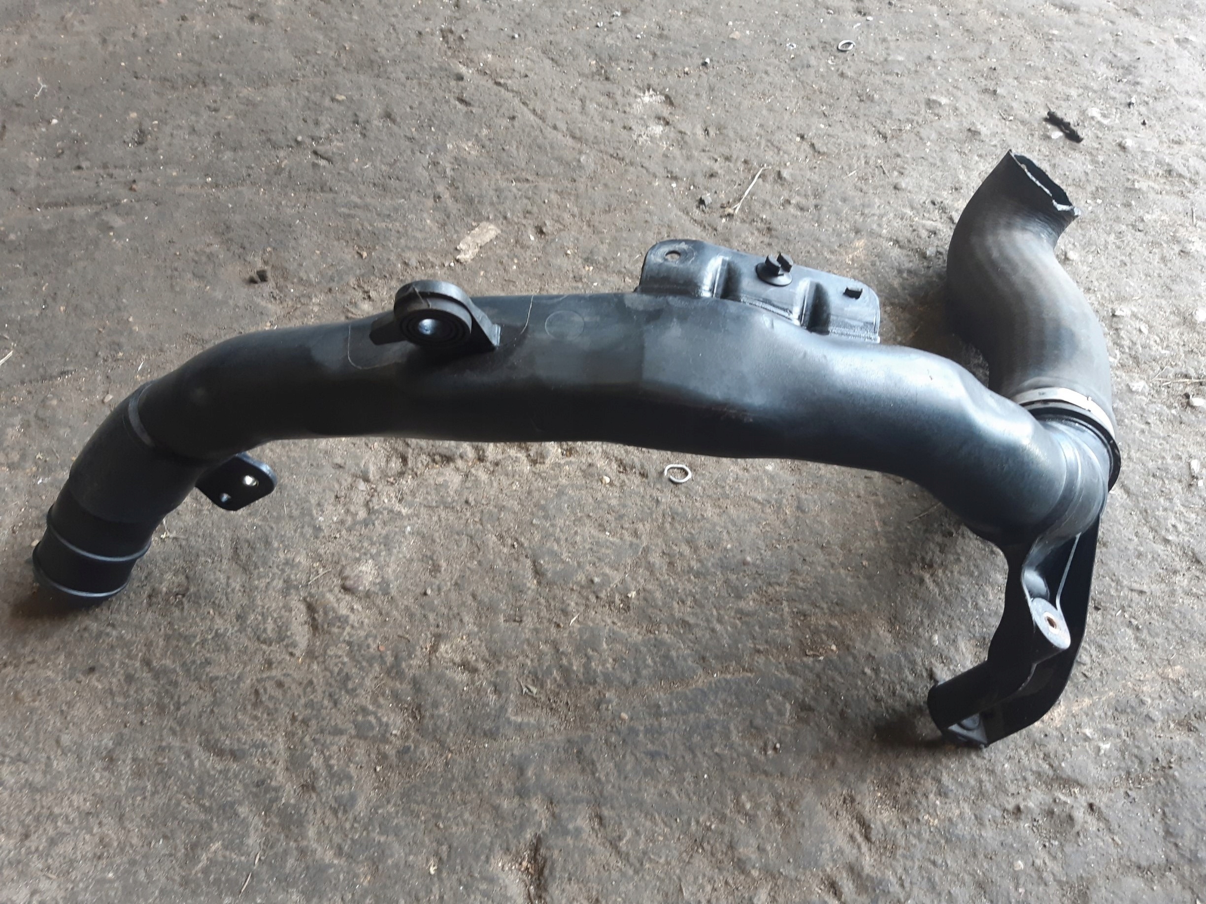 AUDI A3 8P Schlauch rohr intercooler 5N0145840E