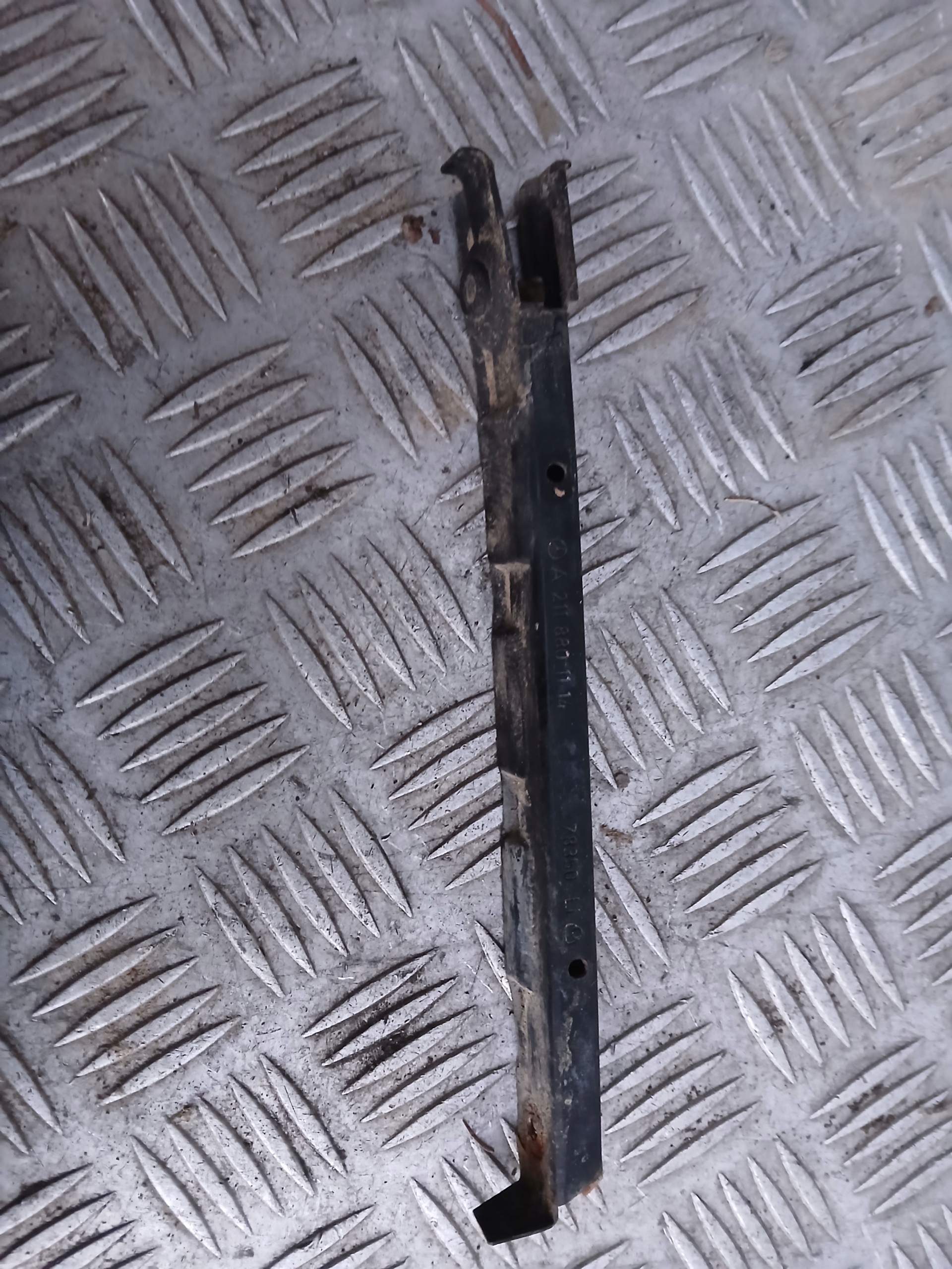 MERCEDES W211 bumper bracket front left or right