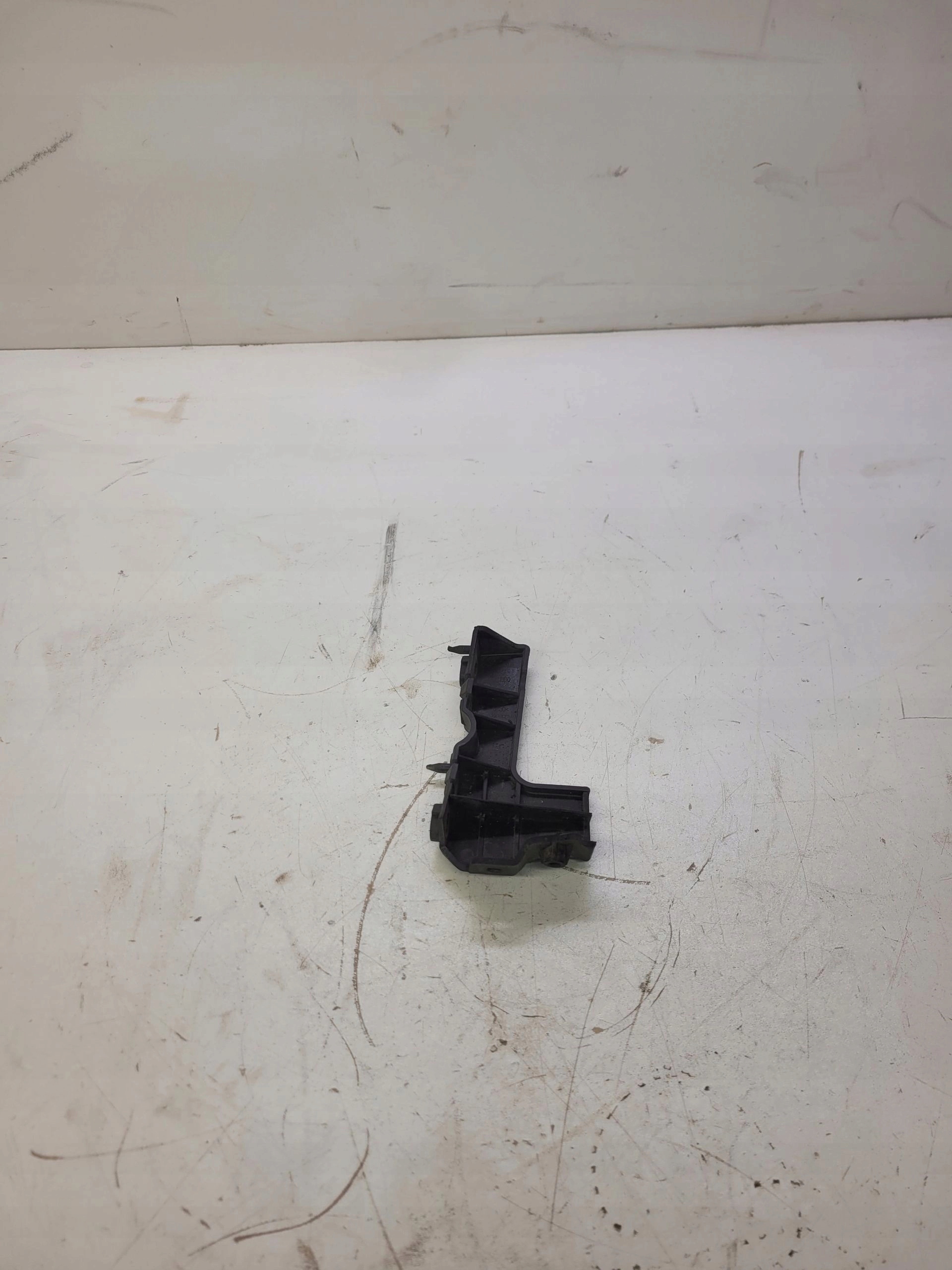 bumper bracket right front AUDI A4 B7 8E0807284E