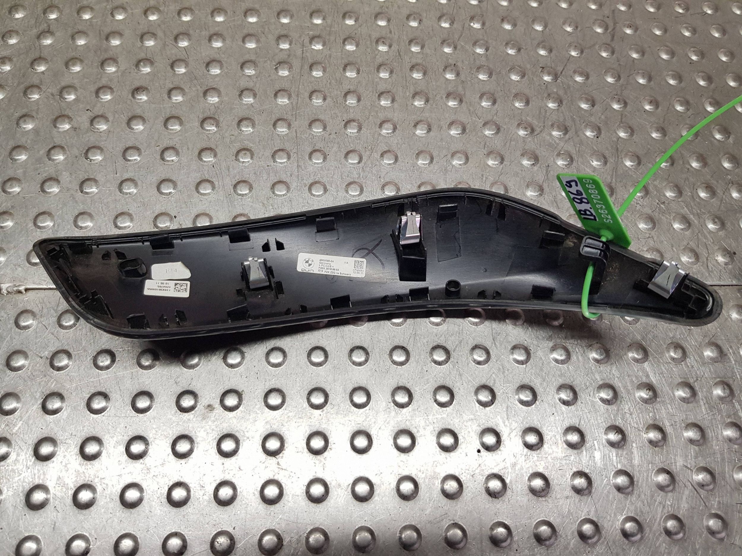 decorative trim handle right 7283816 BMW F20 F21