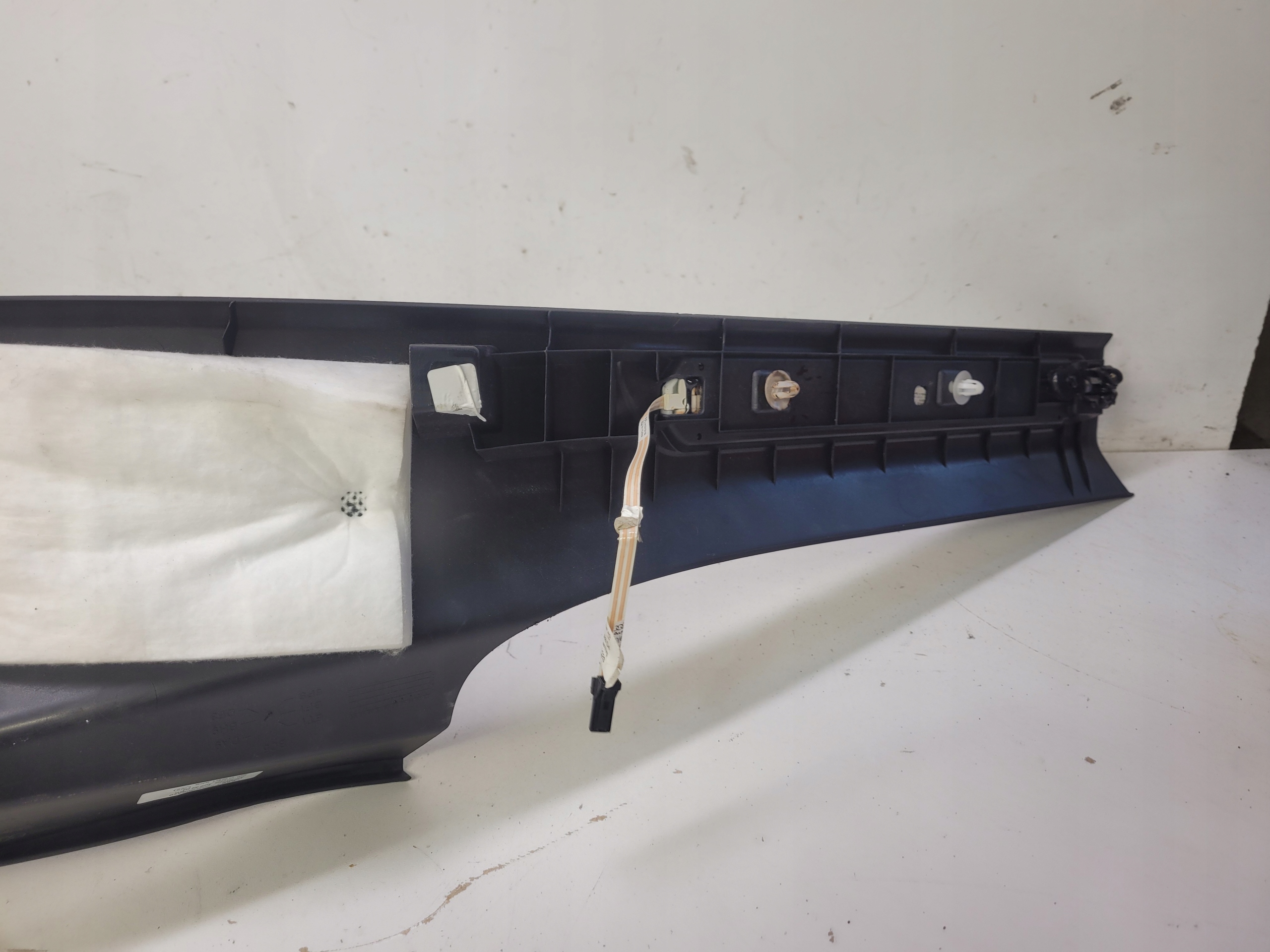 BLENDE ABDECKUNG DER SCHWELLE LED RECHTS HECK AUDI A8 D4 4H4864608K