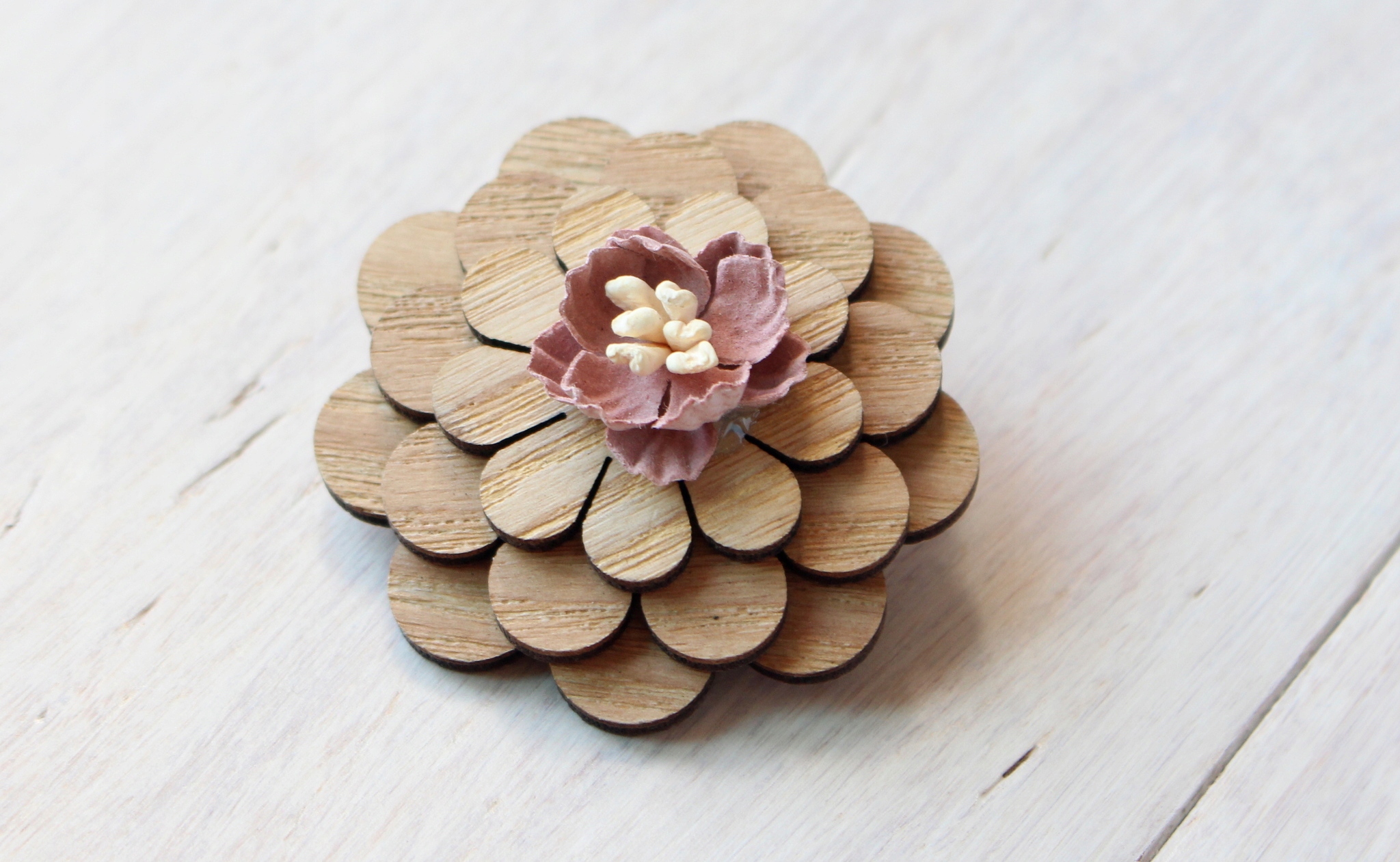 Drewniana elegancka wpinka do garnituru ASTER Marka Inna marka