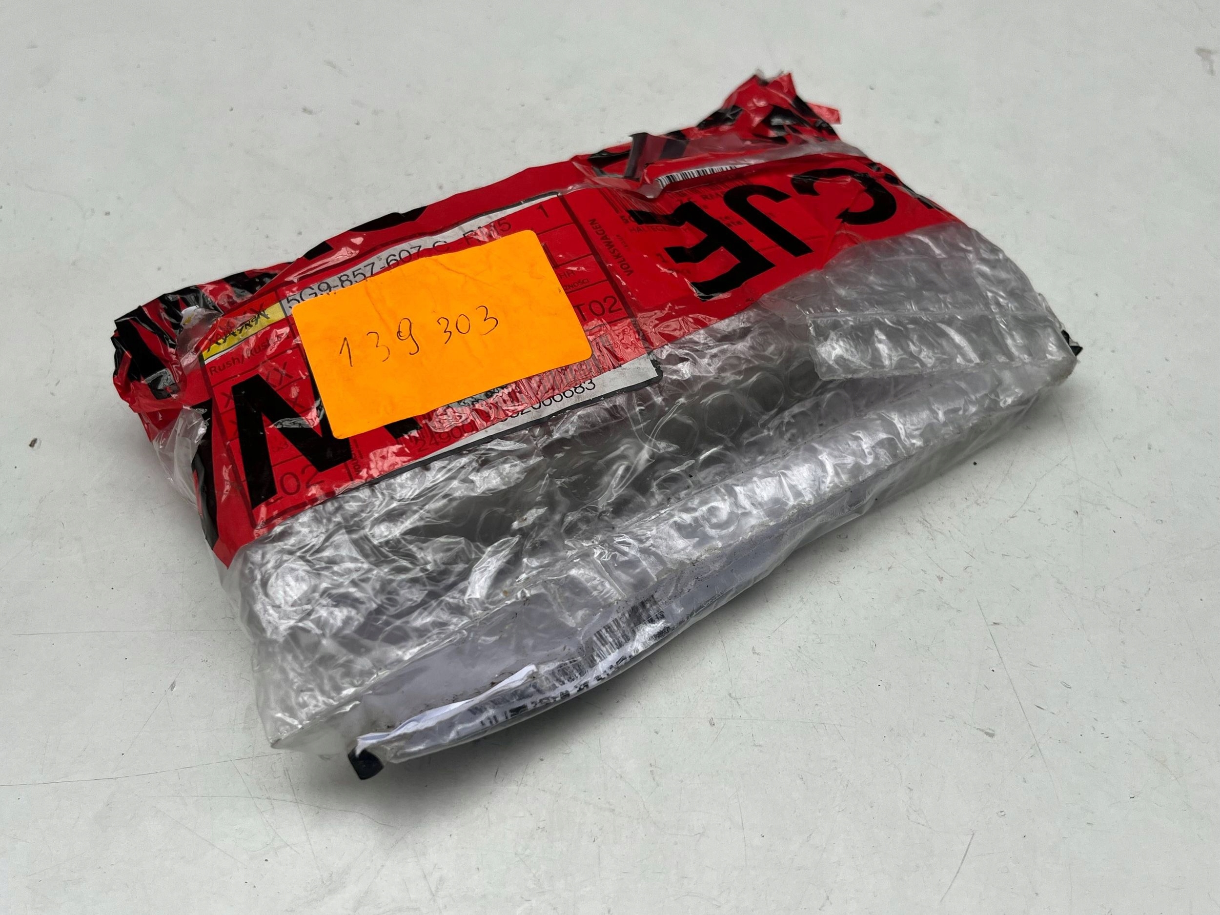 bracket SKLADANY VW GOLF VII OE 5G9857607C !J