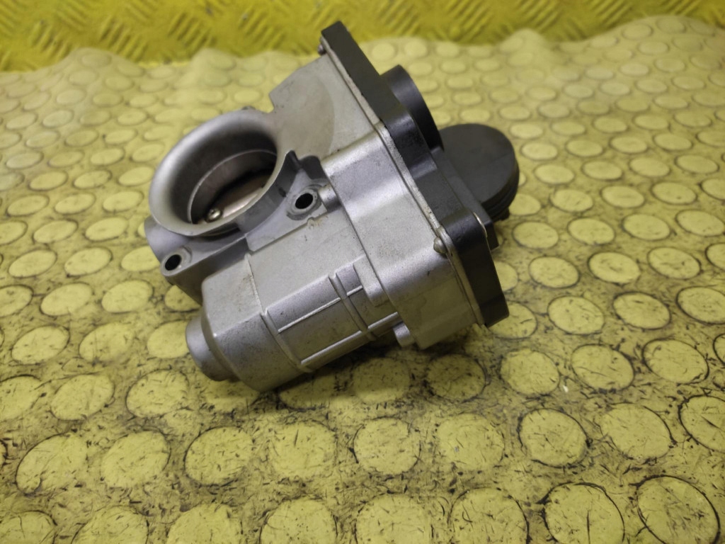 NISSAN PRIMERA P12 1.8 Valvola a farfalla RME4501