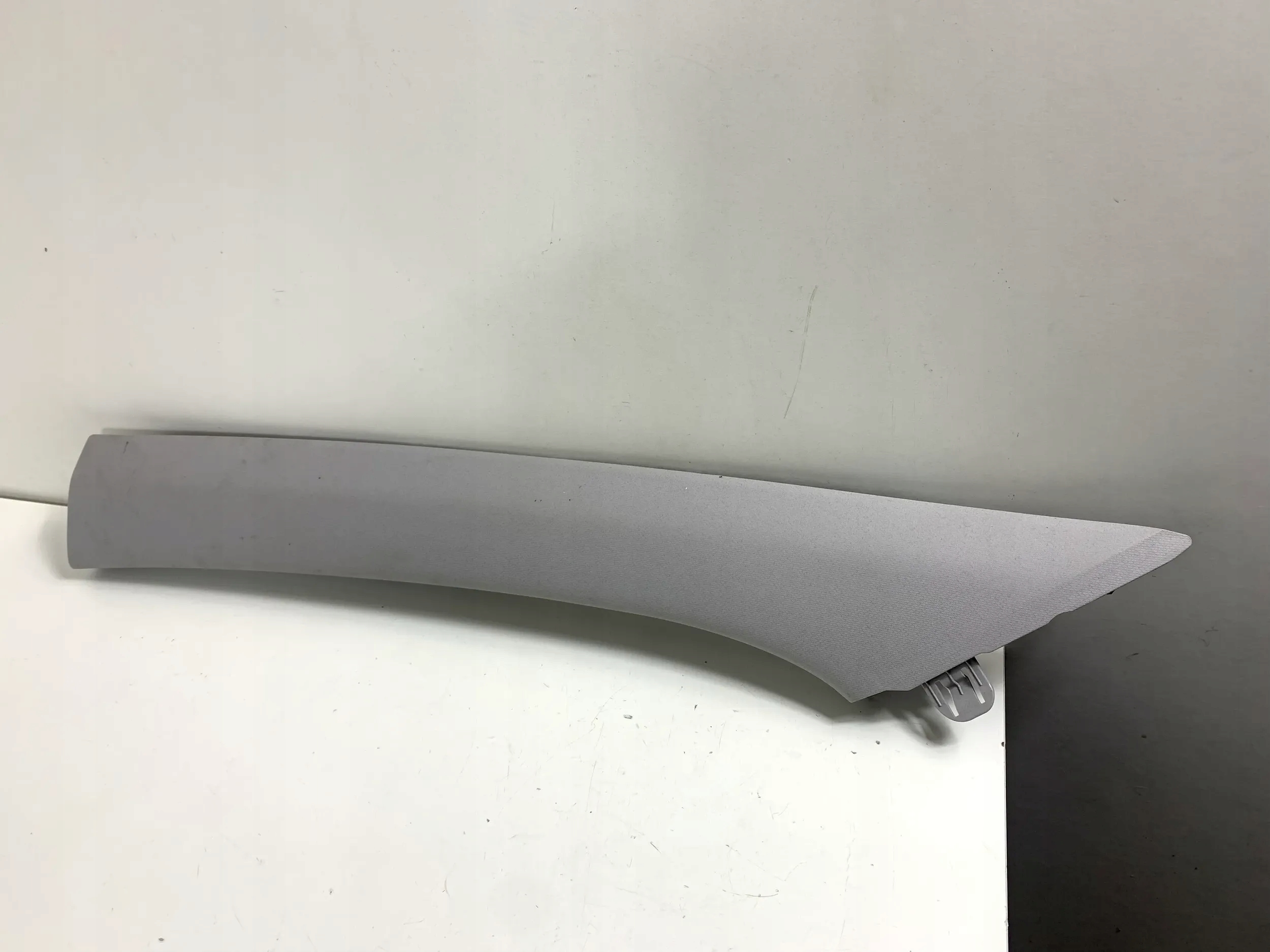 Hyundai i30 2019 Przód strona lewa Poszycia słupków