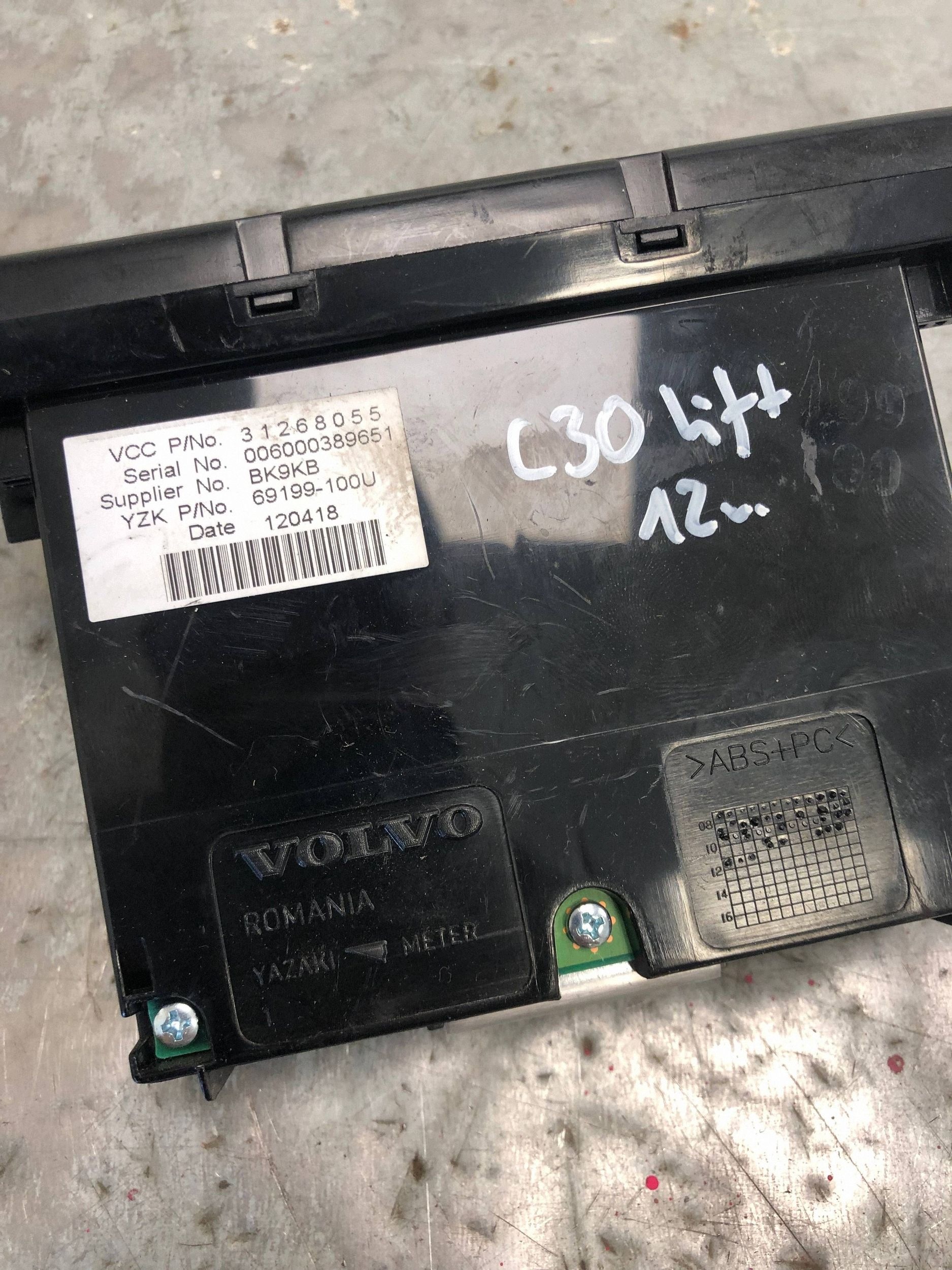 EKRAN display VOLVO C30 LIFT 31268055