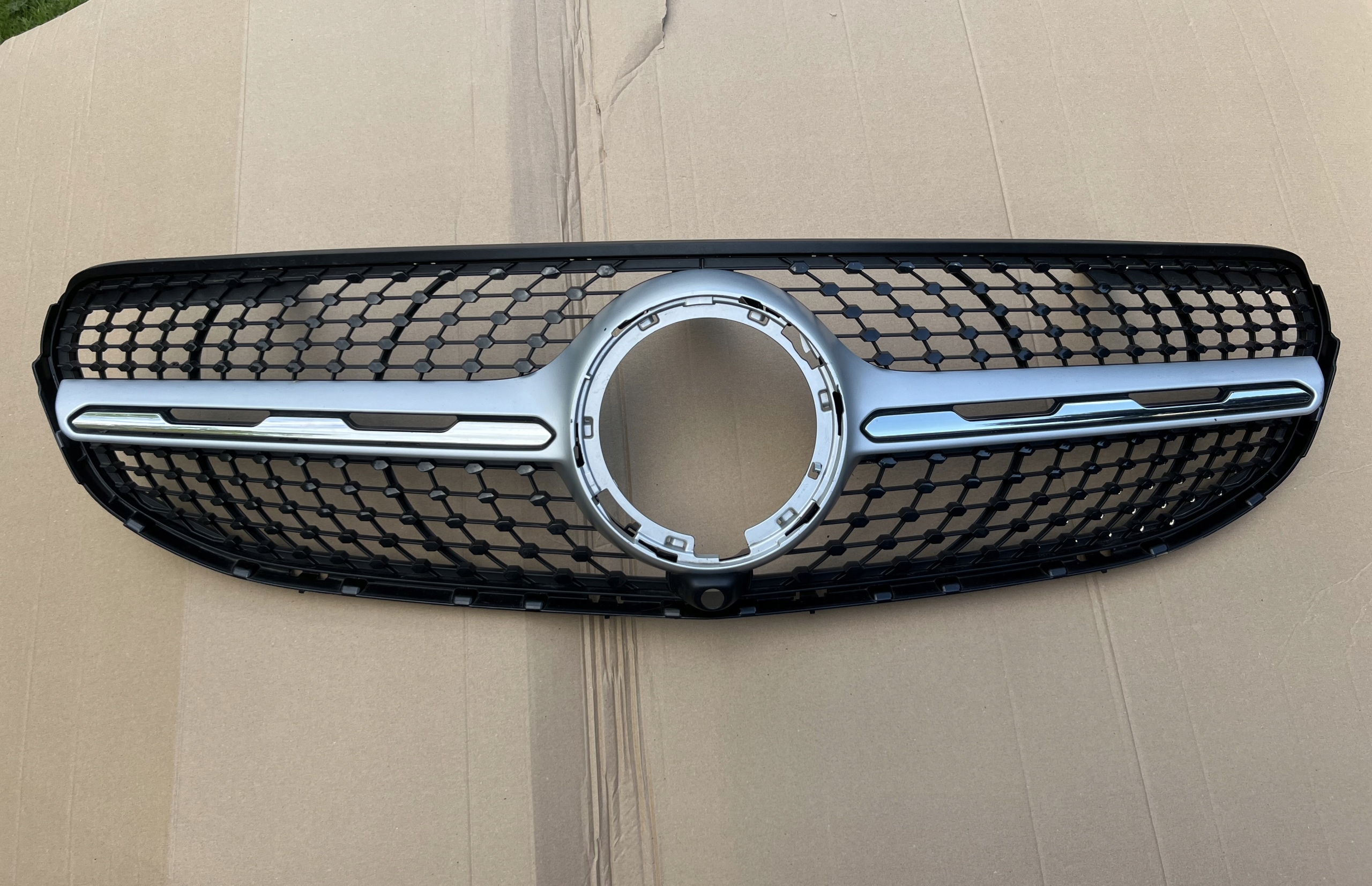 GRILL ATRAPA ZDERZAKA MERCEDES GLC W253 LIFT A253