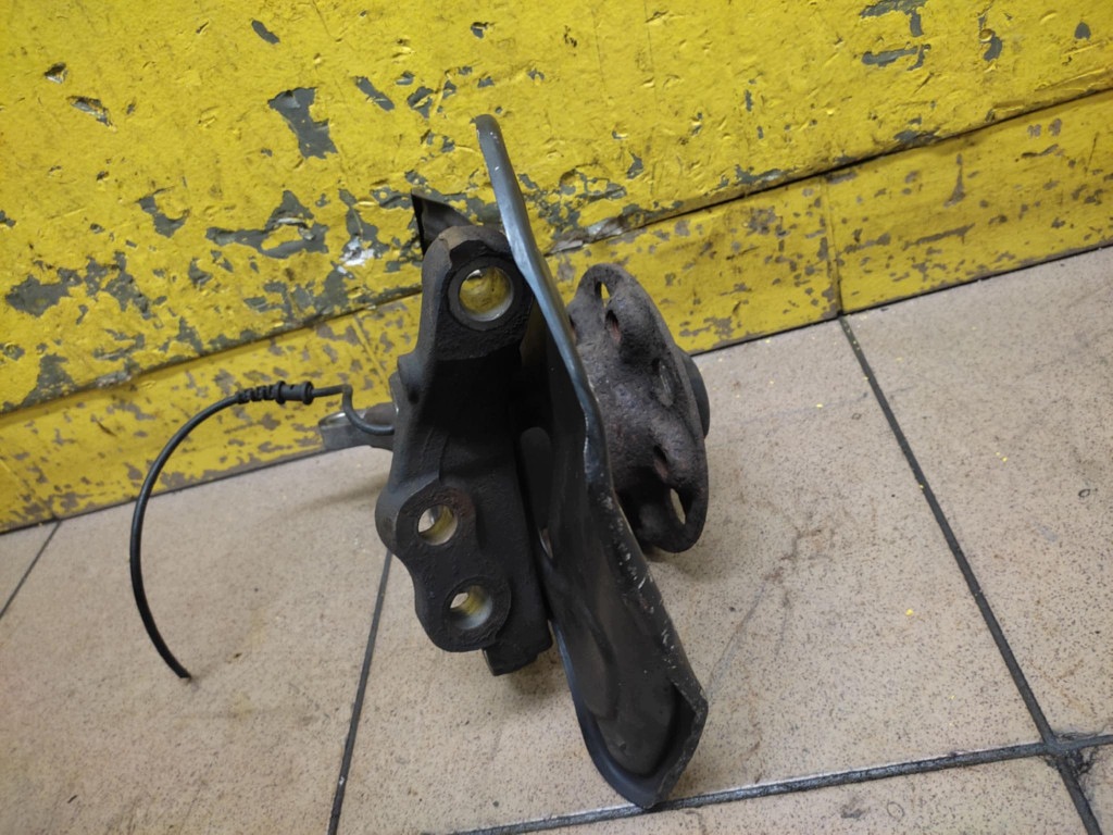 MERCEDES W204 2.2 CDI swing left front