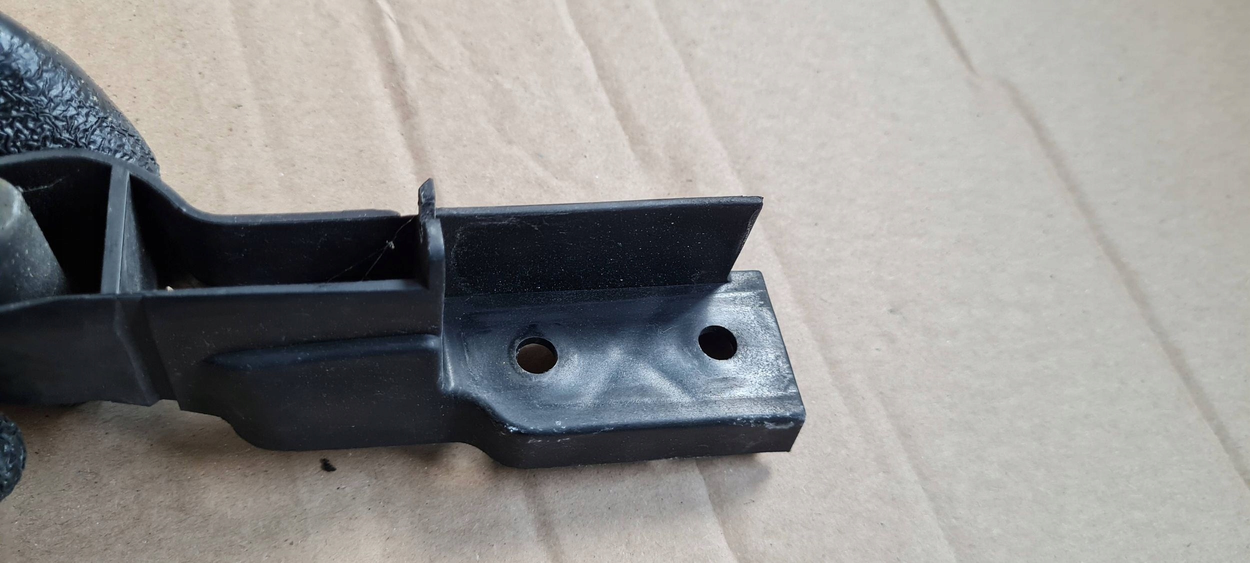 A6 C6 LIFT Poignée Support plaque Pare choc Droite Avant 4F0807772