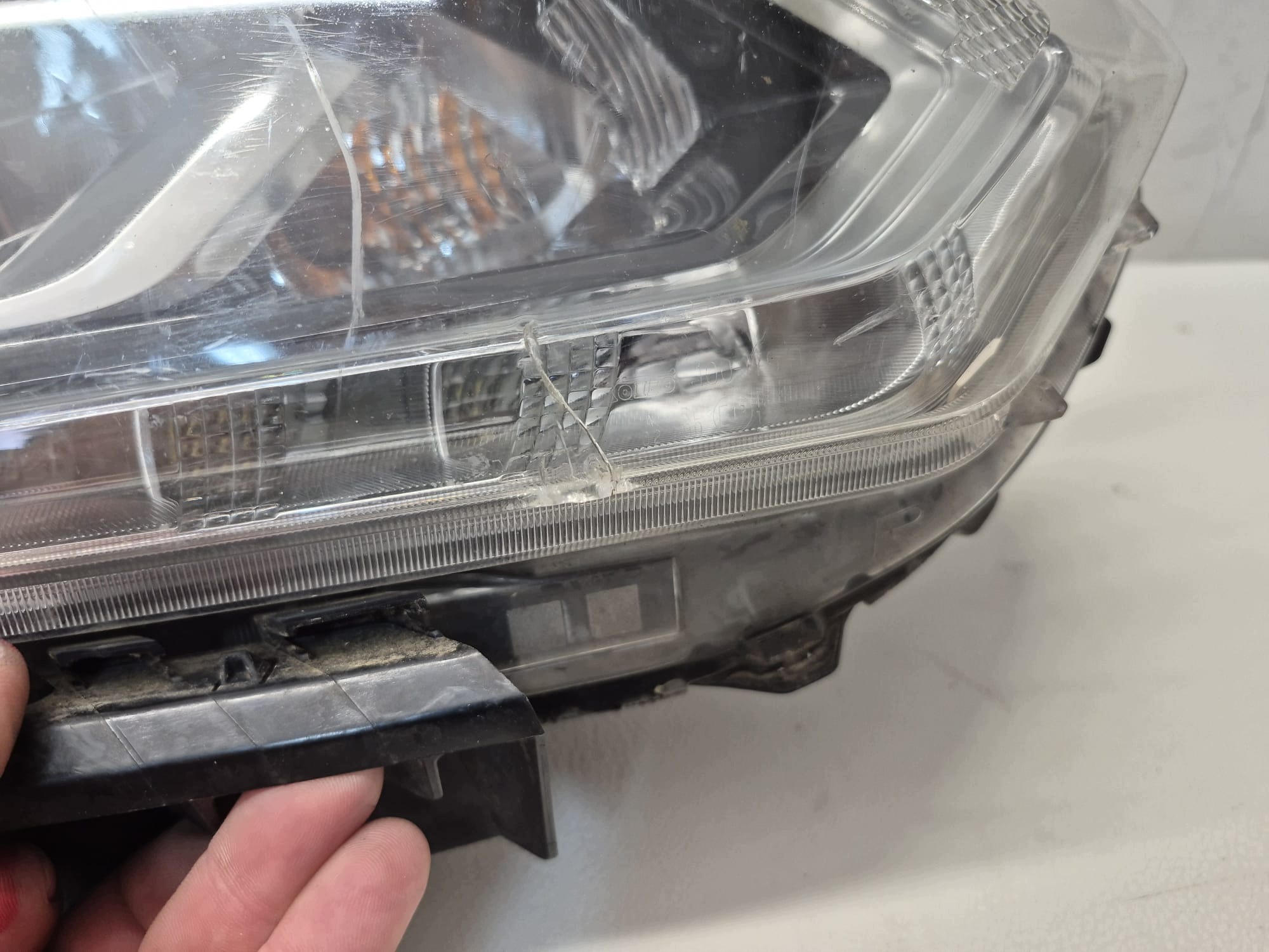 NISSAN X-TRAIL T32 14- light right front front FULL LED
