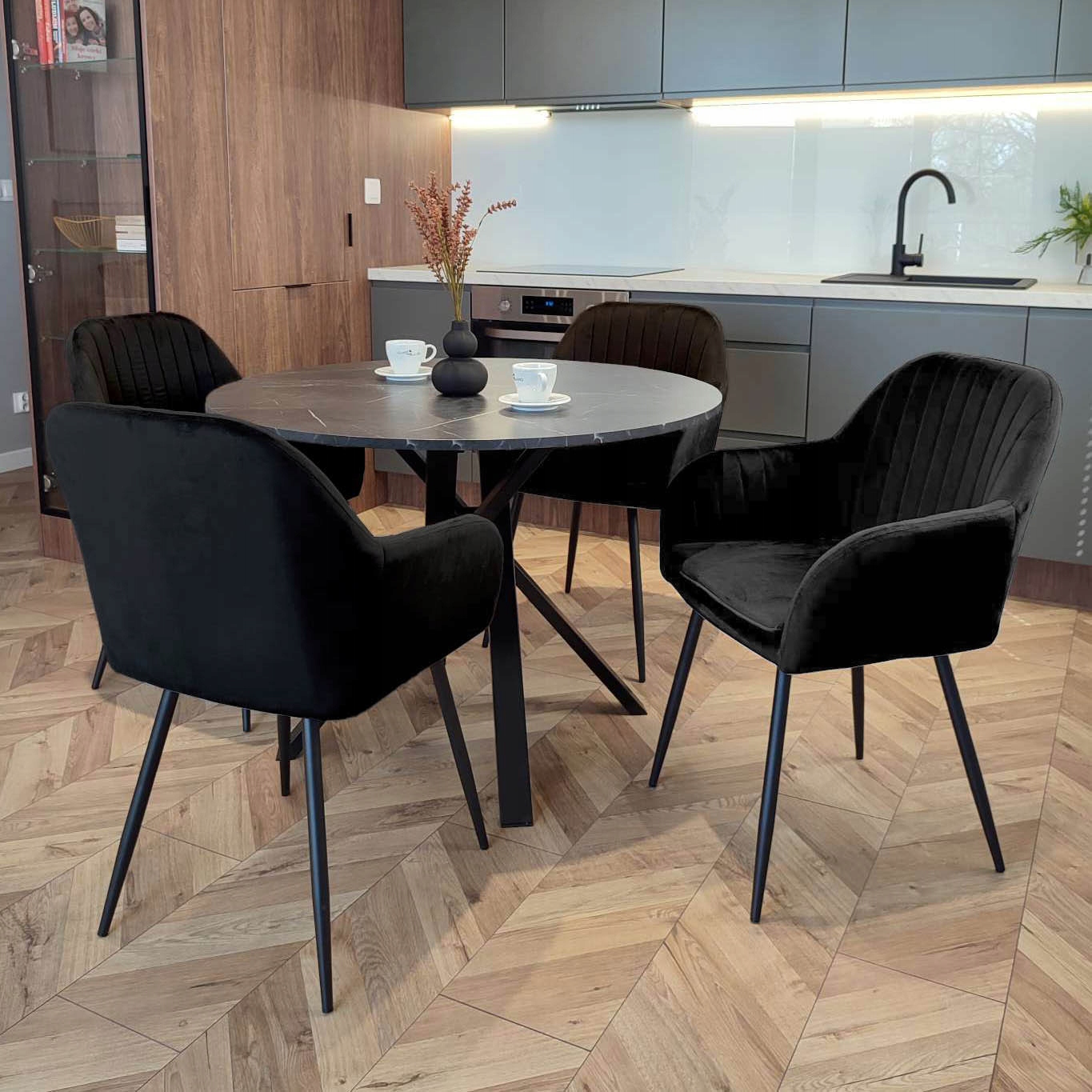 KRZESŁO WELUROWE CZARNE TAPICEROWANE METALOWE NOGI FOTEL DO JADALNI SALONU Marka eHokery