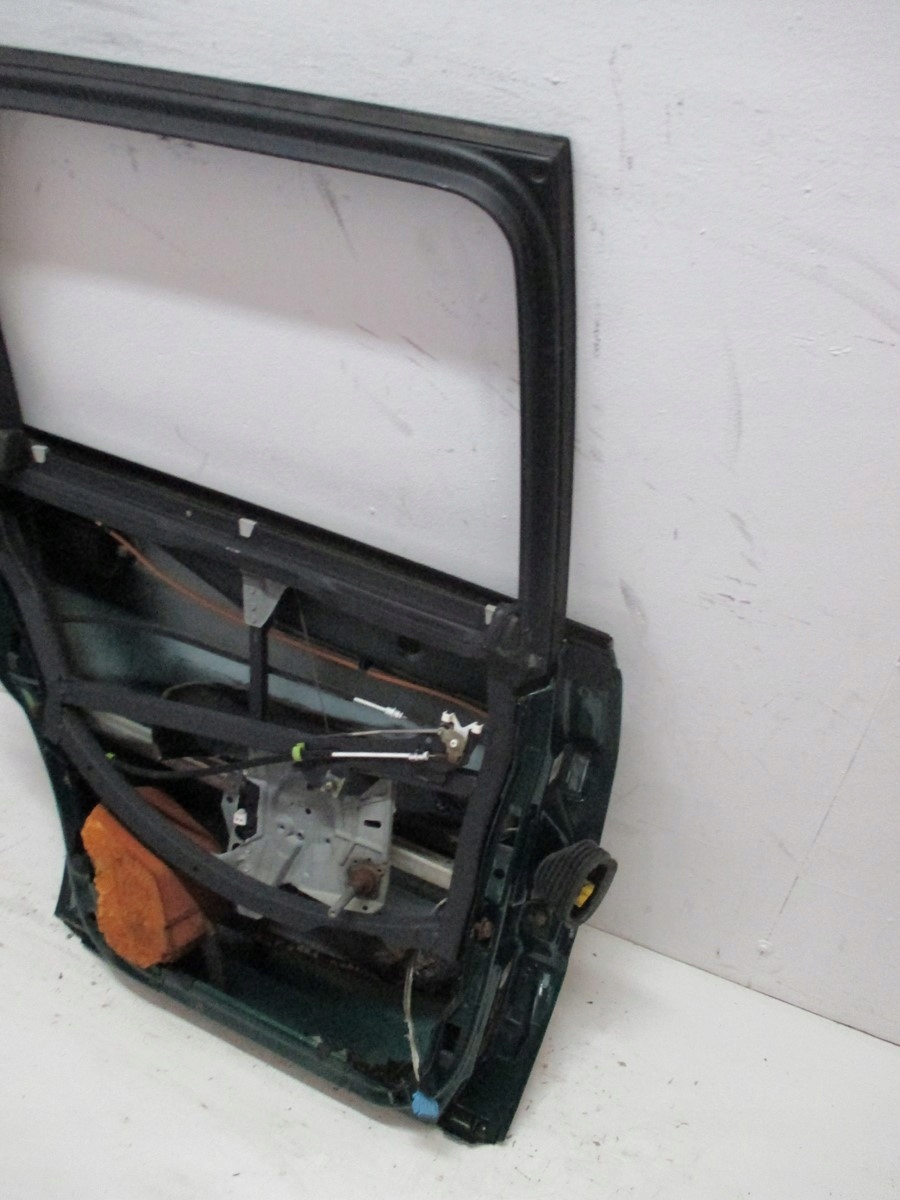 TÜR LINKS HINTEN AUDI A4 8D9
