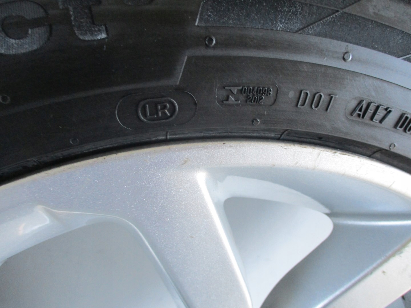 wheels discs tyres Land Rover Discovery Sport R19