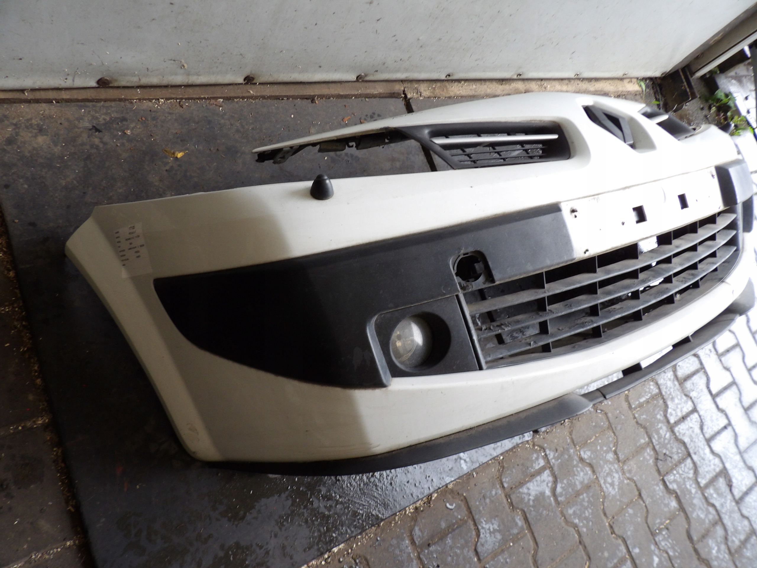 Renault Megane II CC bumper front coupe lak. NV676