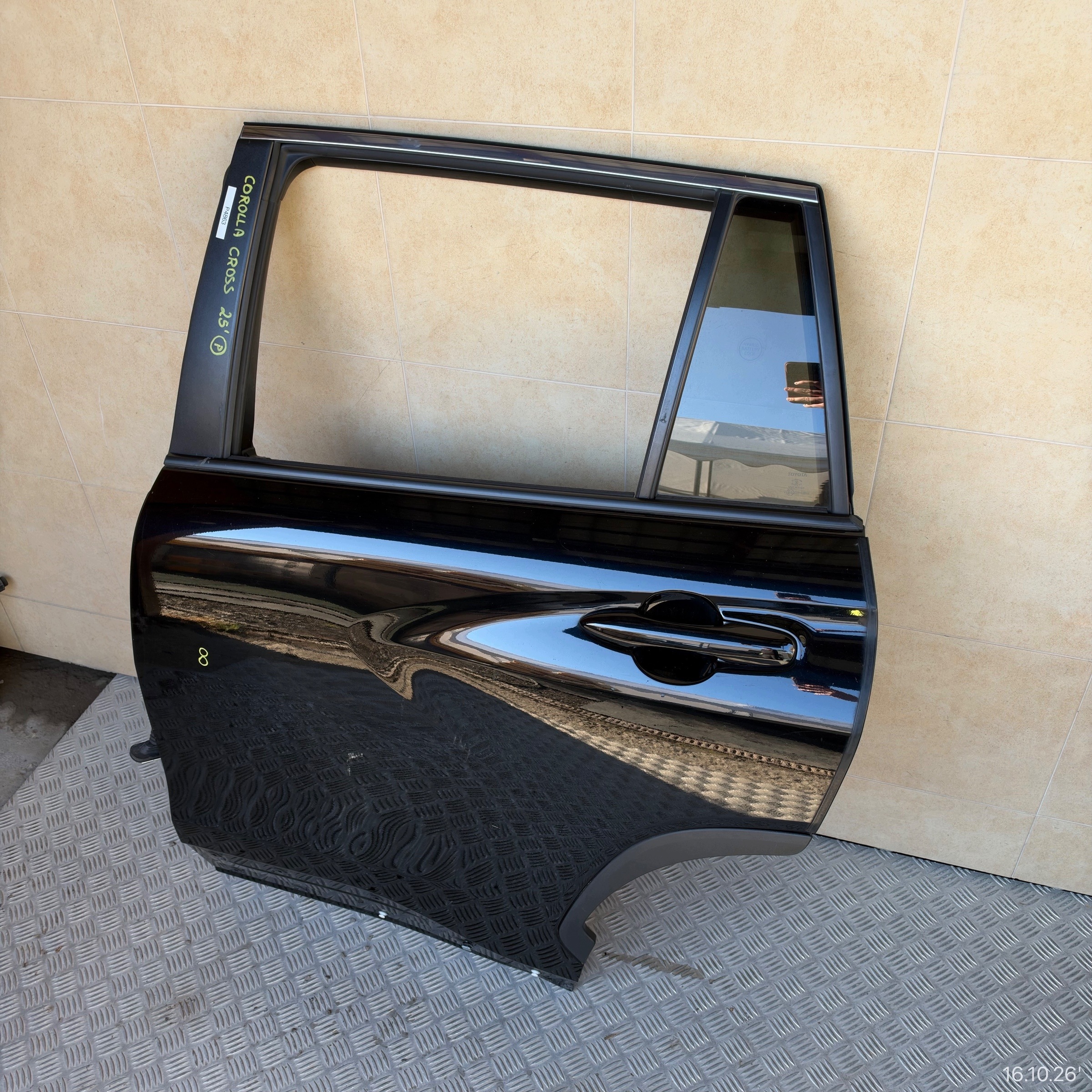 door complete rear. left TOYOTA COROLLA CROSS 2025 year