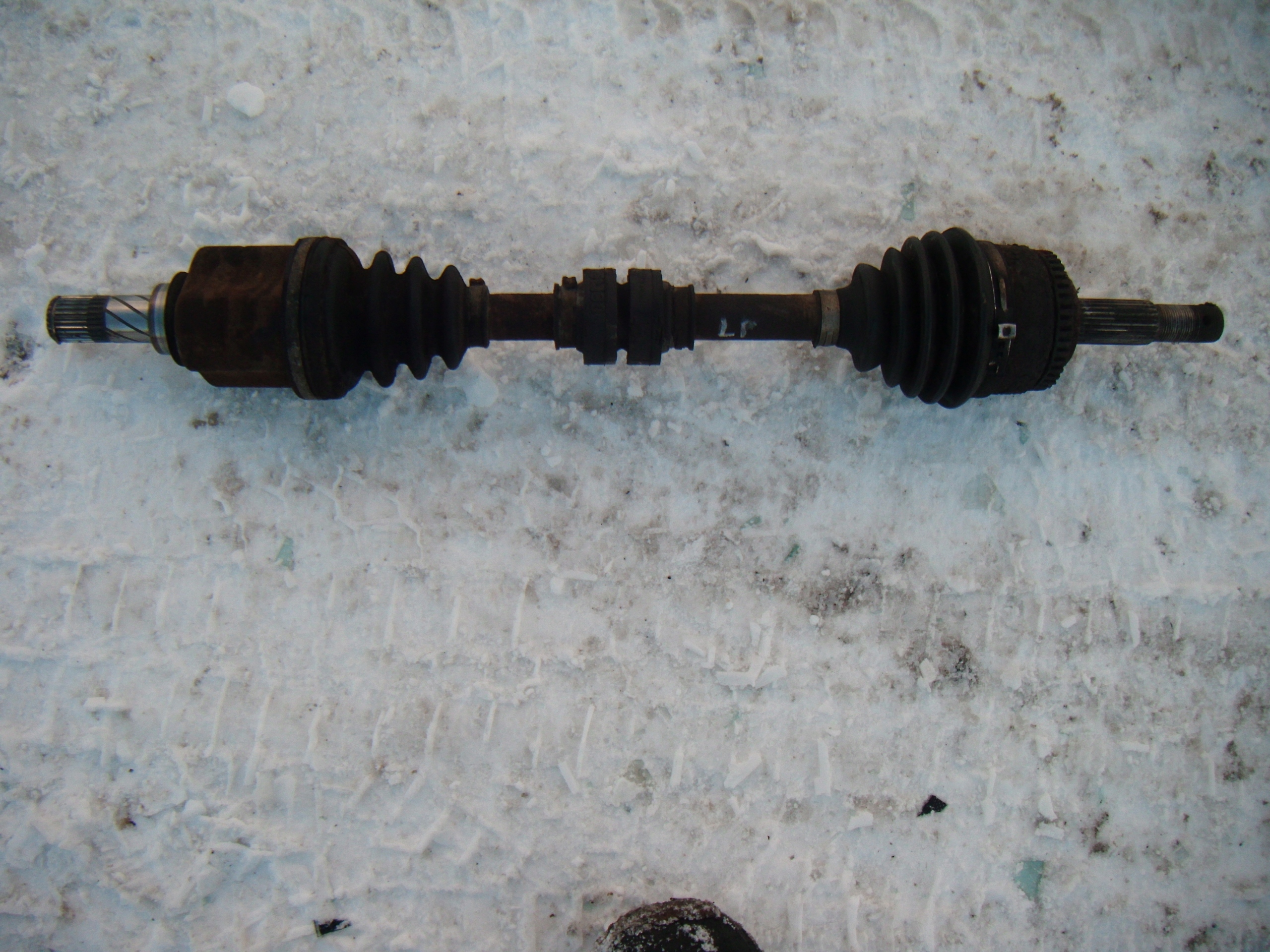 NISSAN ALMERA N16 1.5 DCI 03-06 PÓŁOŚ LEWY PRZÓD