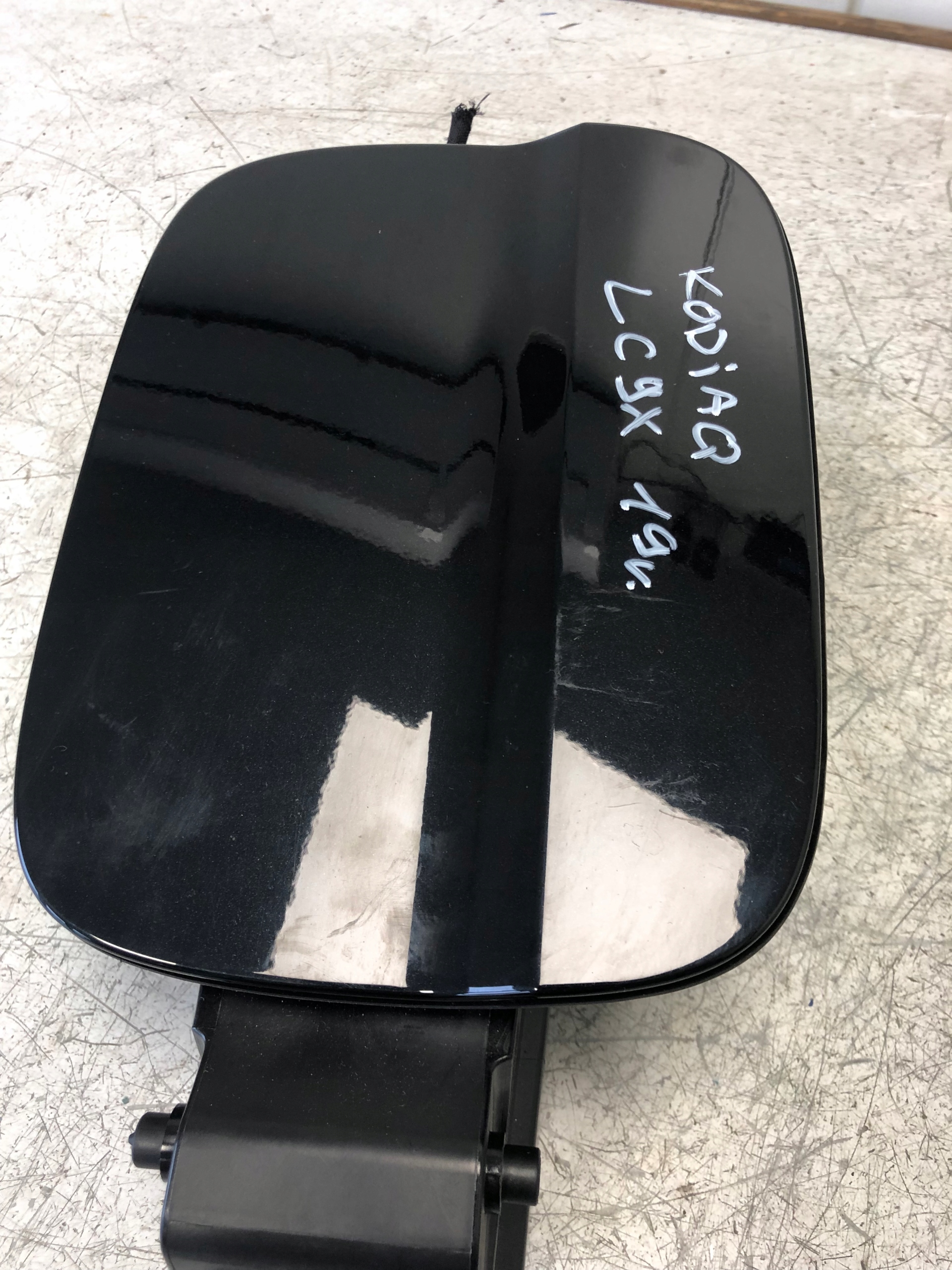 Tankklappe SKODA KODIAQ 8V0862159 LC9X