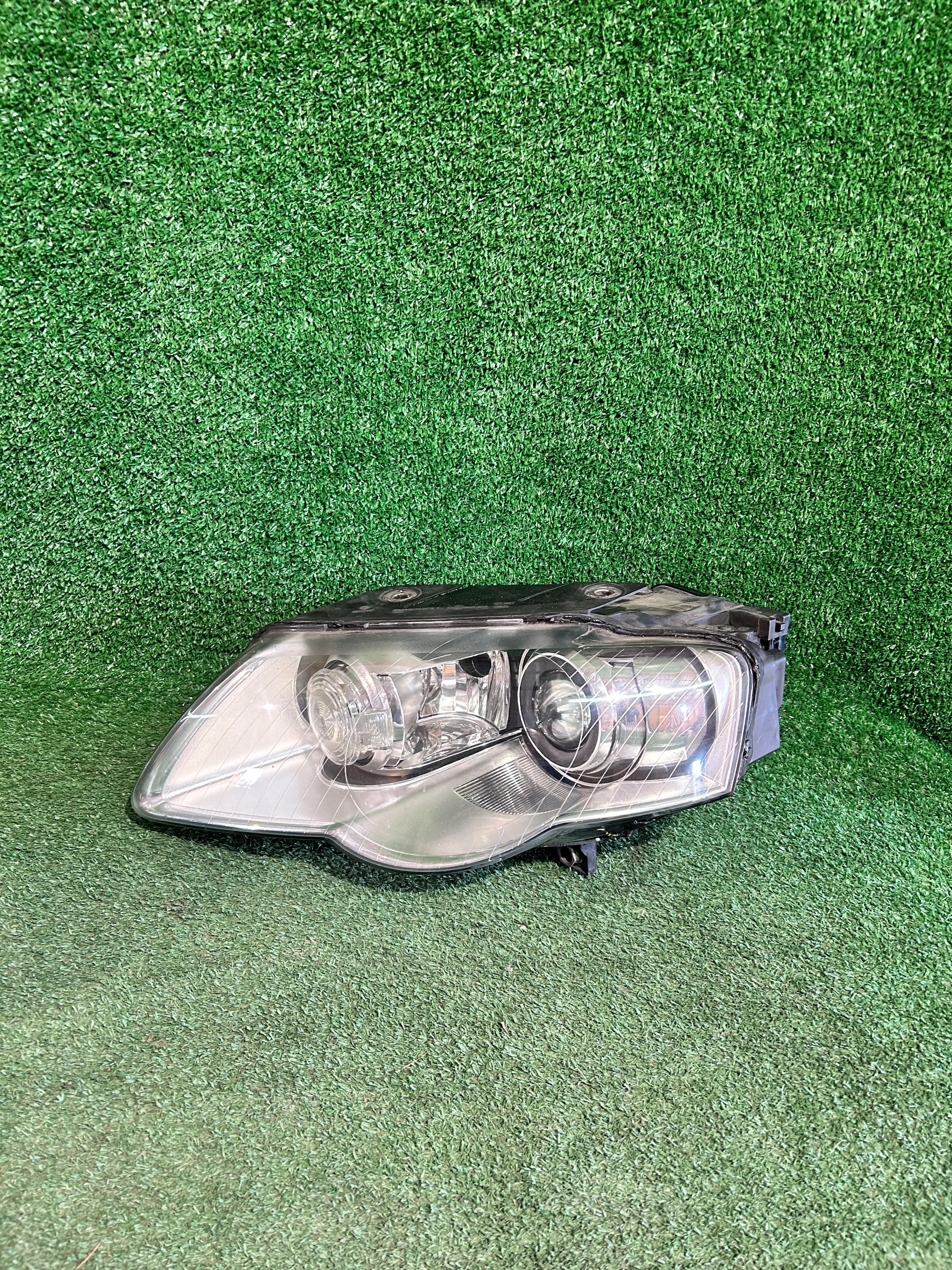 REFLEKTOR LEWT VW PASSAT B6 BI XENON positioning