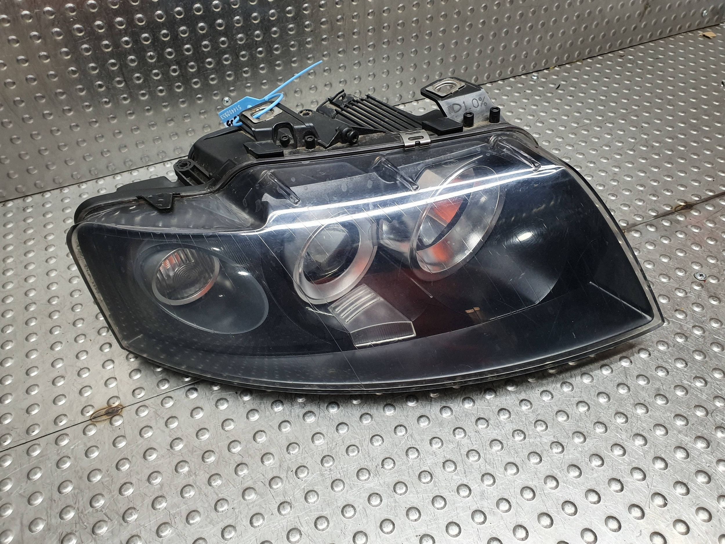 light REFLEKTOR right front 8H0941004A AUDI A4 B6 CABRIO NIE KLEJONA